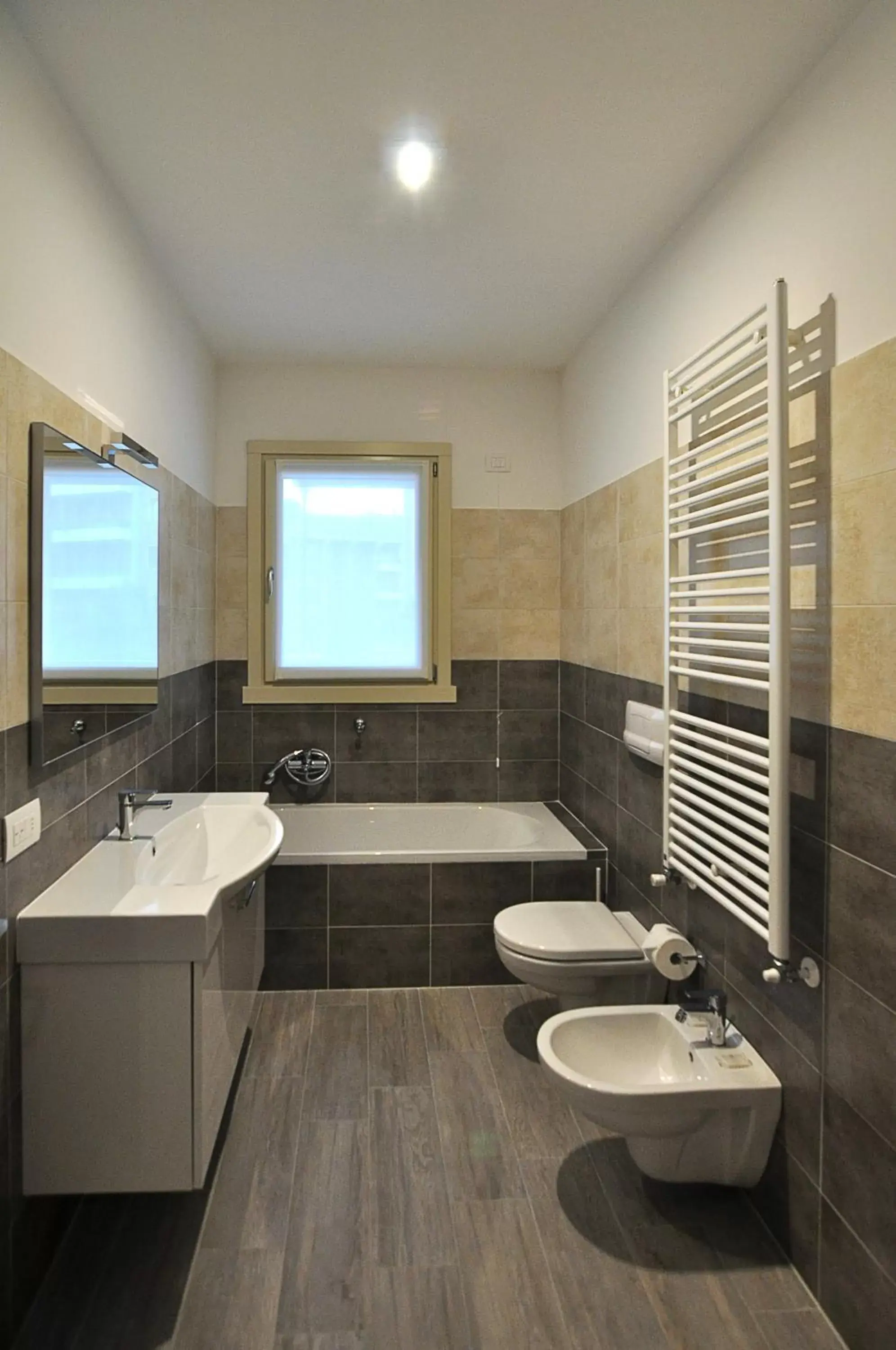Bathroom in BB Hotels Aparthotel Arcimboldi