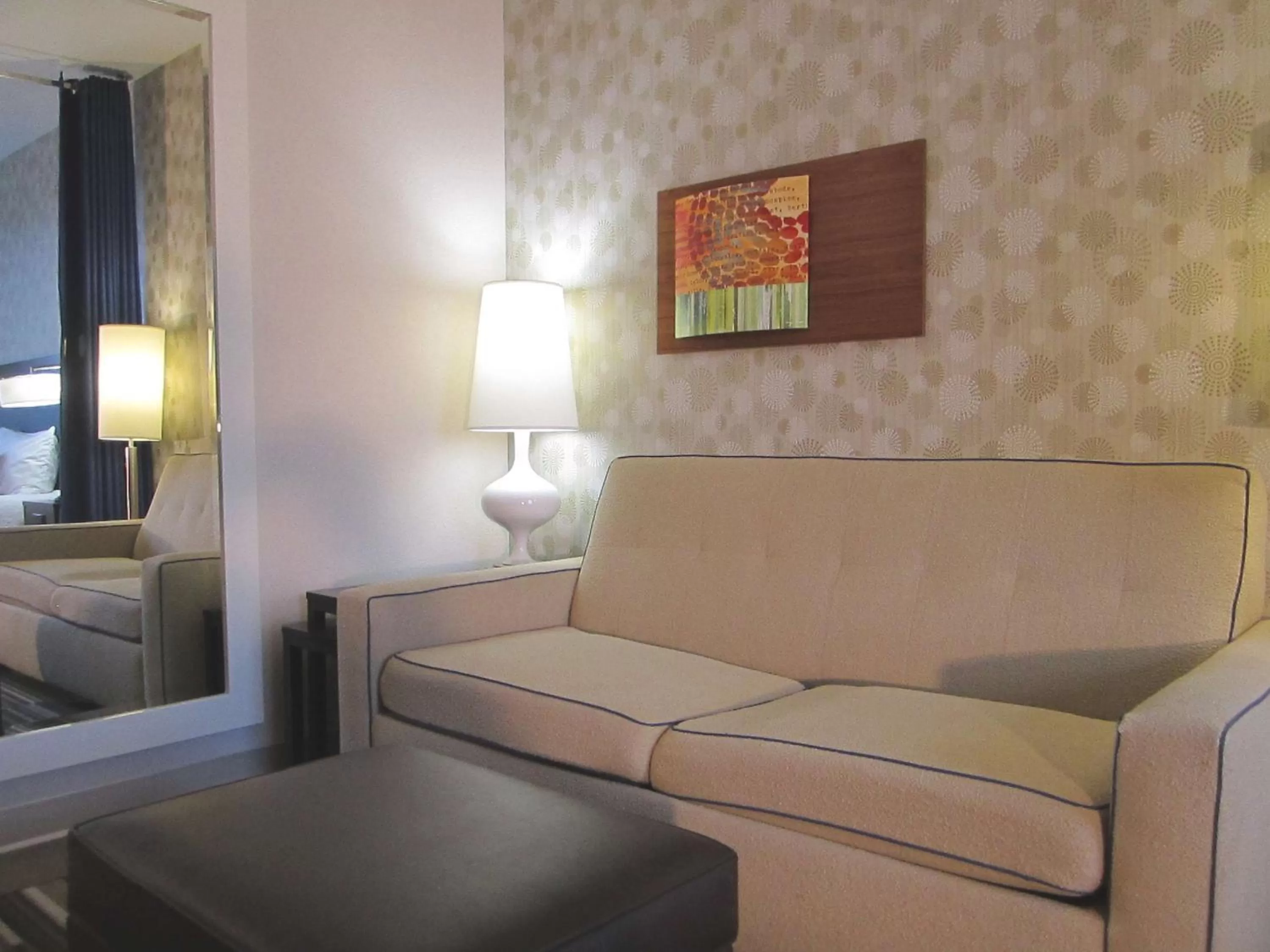 Living room in Home2 Suites by Hilton Bellingham