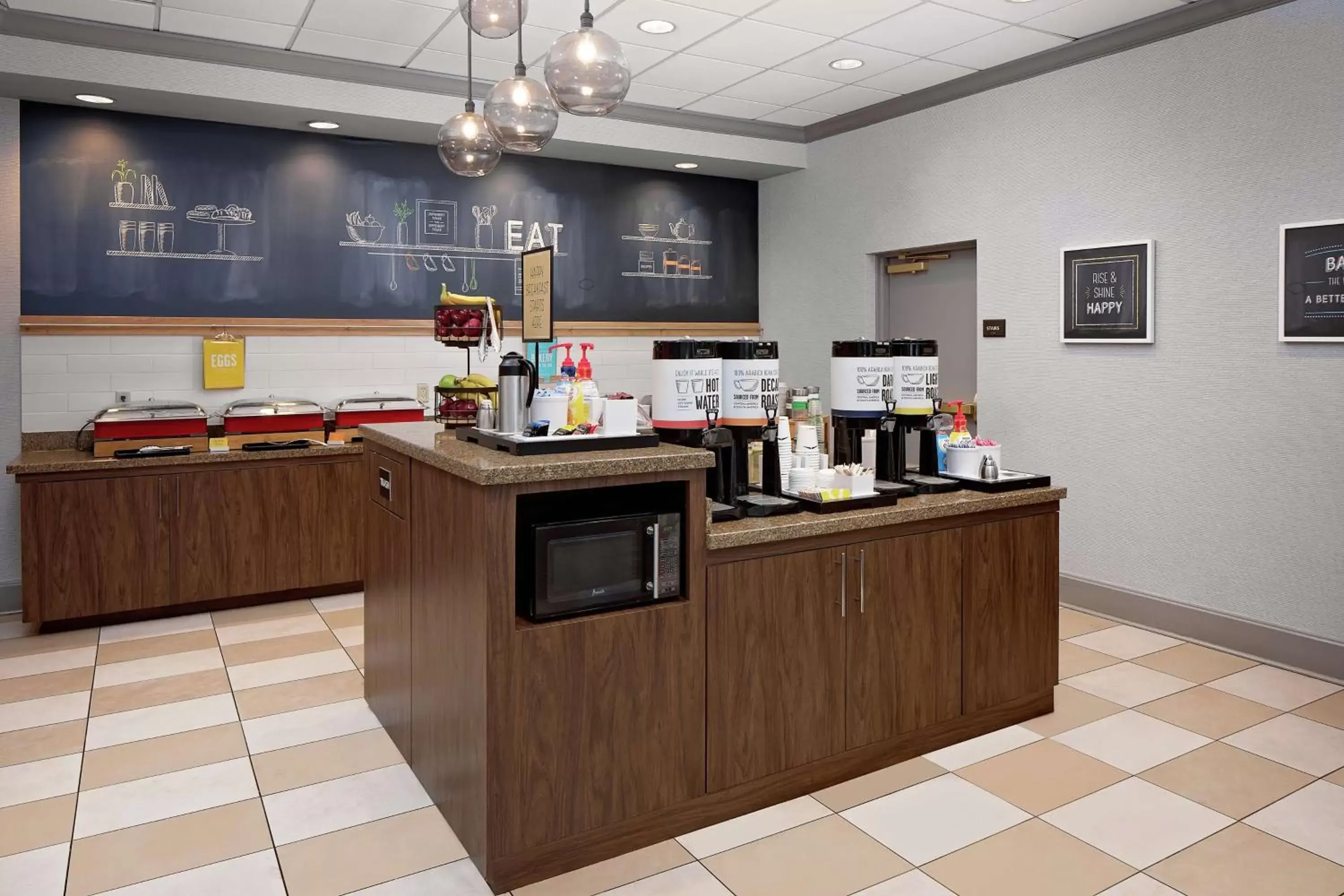 Restaurant/places to eat, Kitchen/Kitchenette in Hampton Inn Louisville Downtown