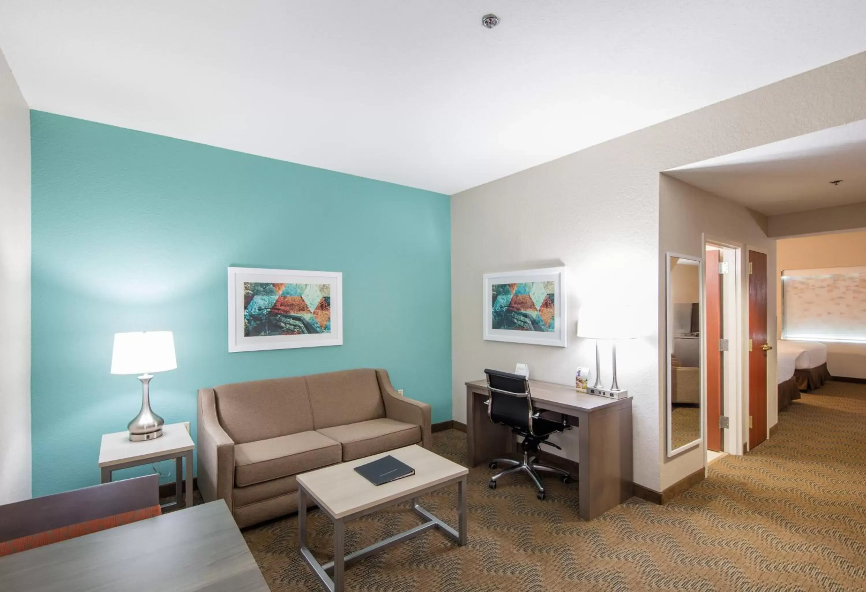 Photo of the whole room, Seating Area in Holiday Inn Hotel & Suites Lake City, an IHG Hotel