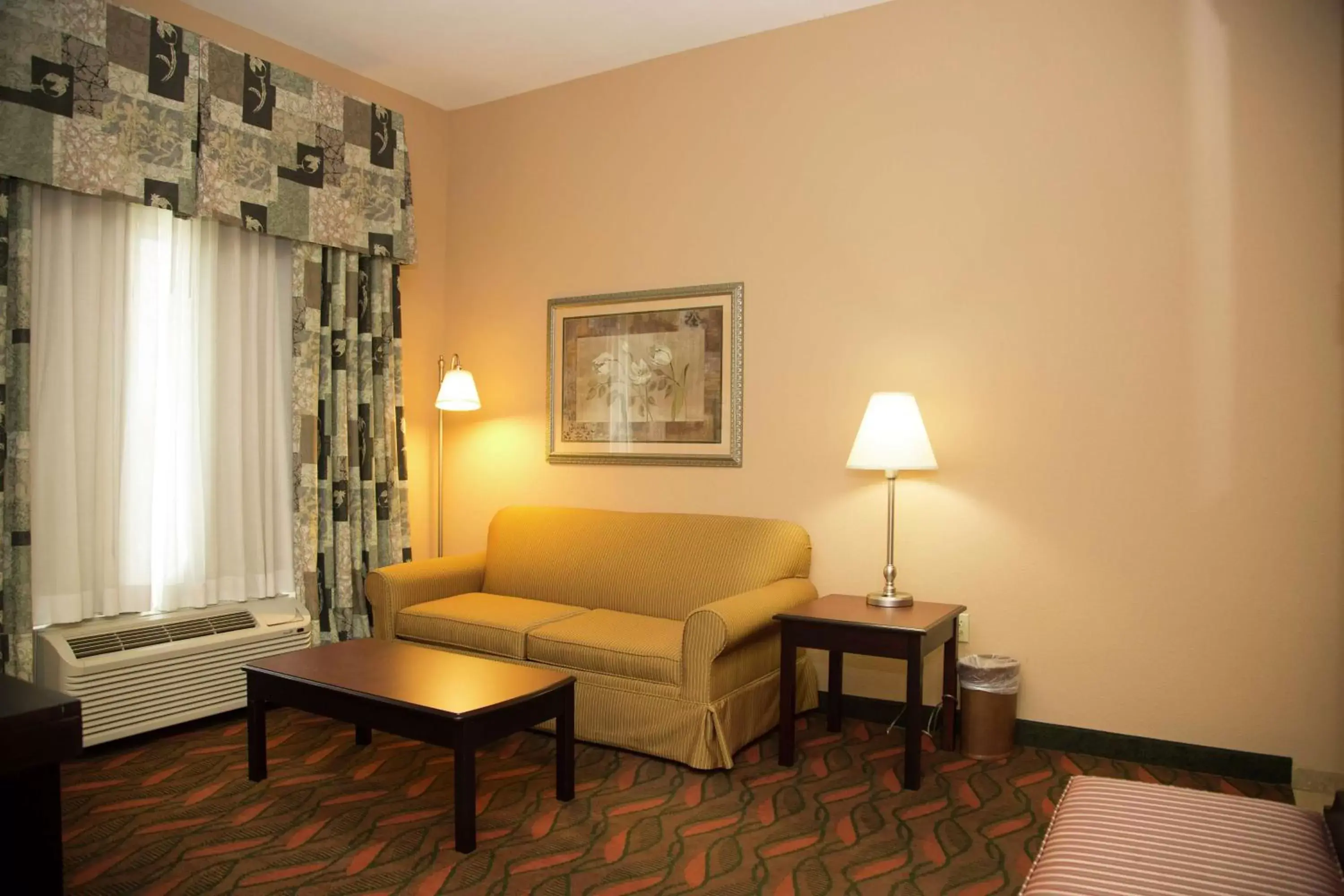 Living room, Seating Area in Hampton Inn & Suites Houston Rosenberg