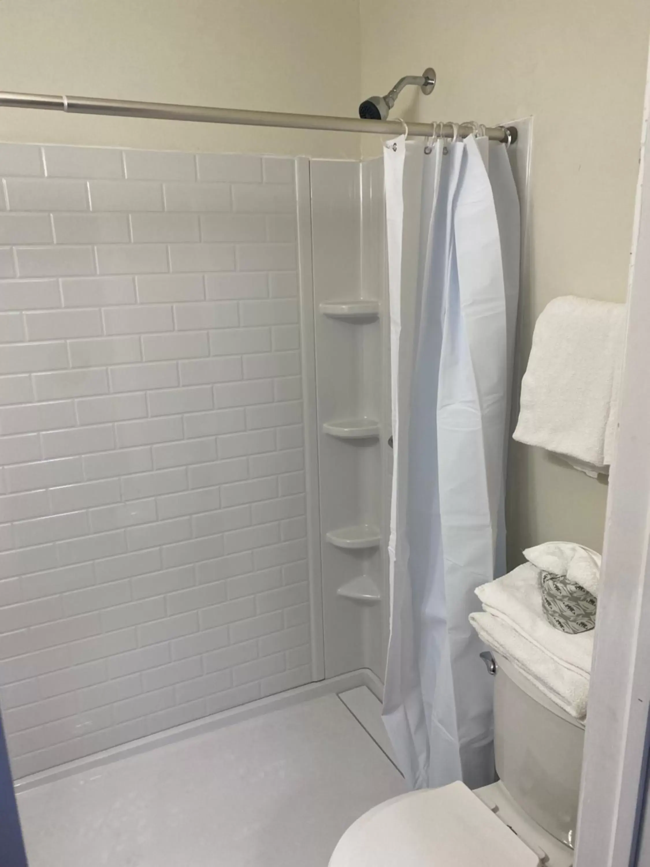 Bathroom in Yankee Clipper Resort Motel