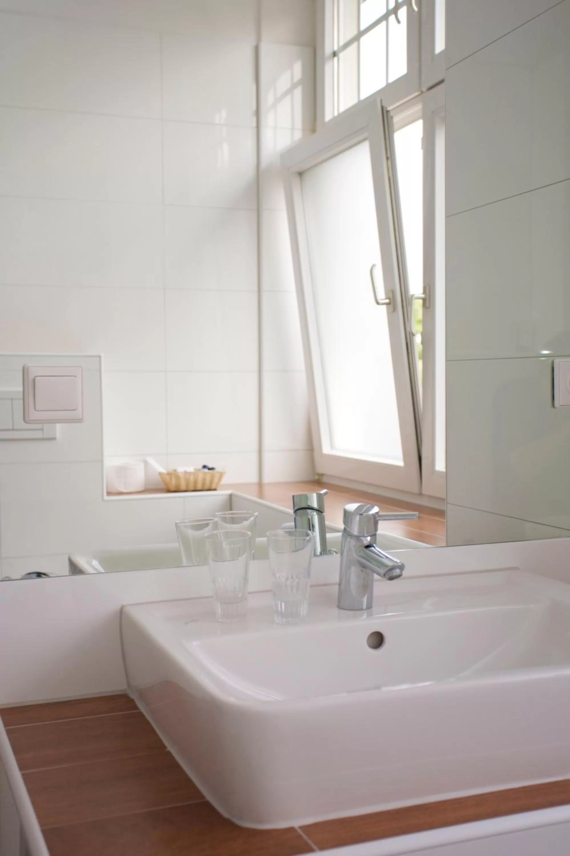 Bathroom, Bed in Höger's Hotel & Restaurant