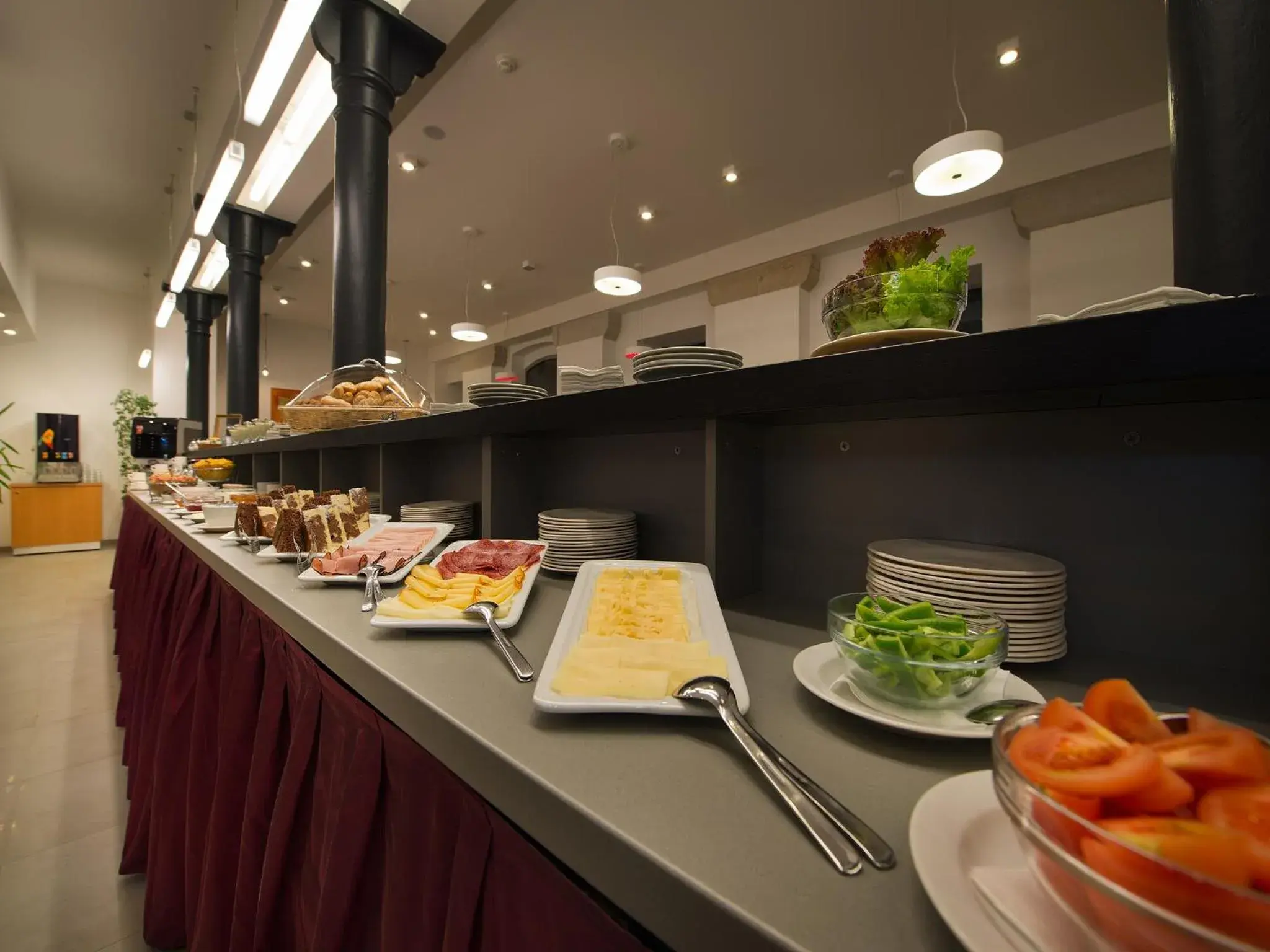 Buffet breakfast, Food in EA Business Hotel Jihlava