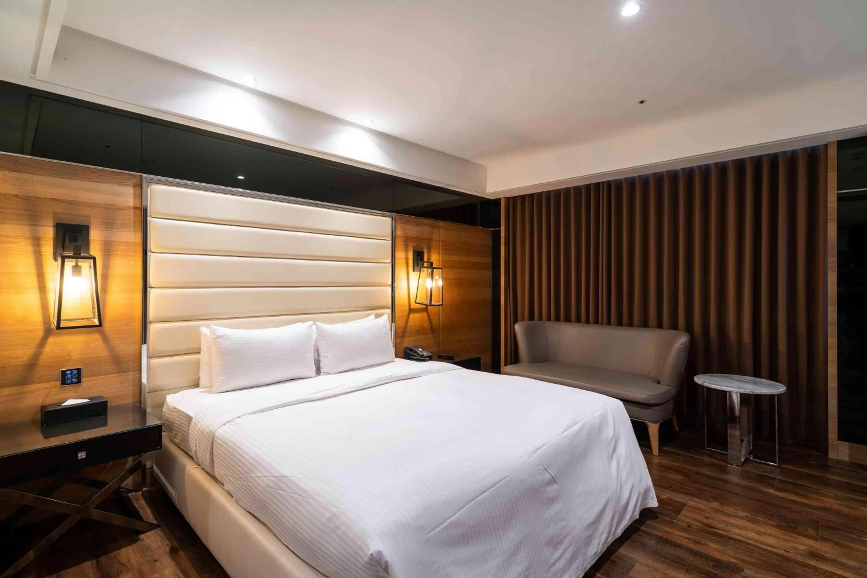 Bedroom, Bed in The Cloud Hotel