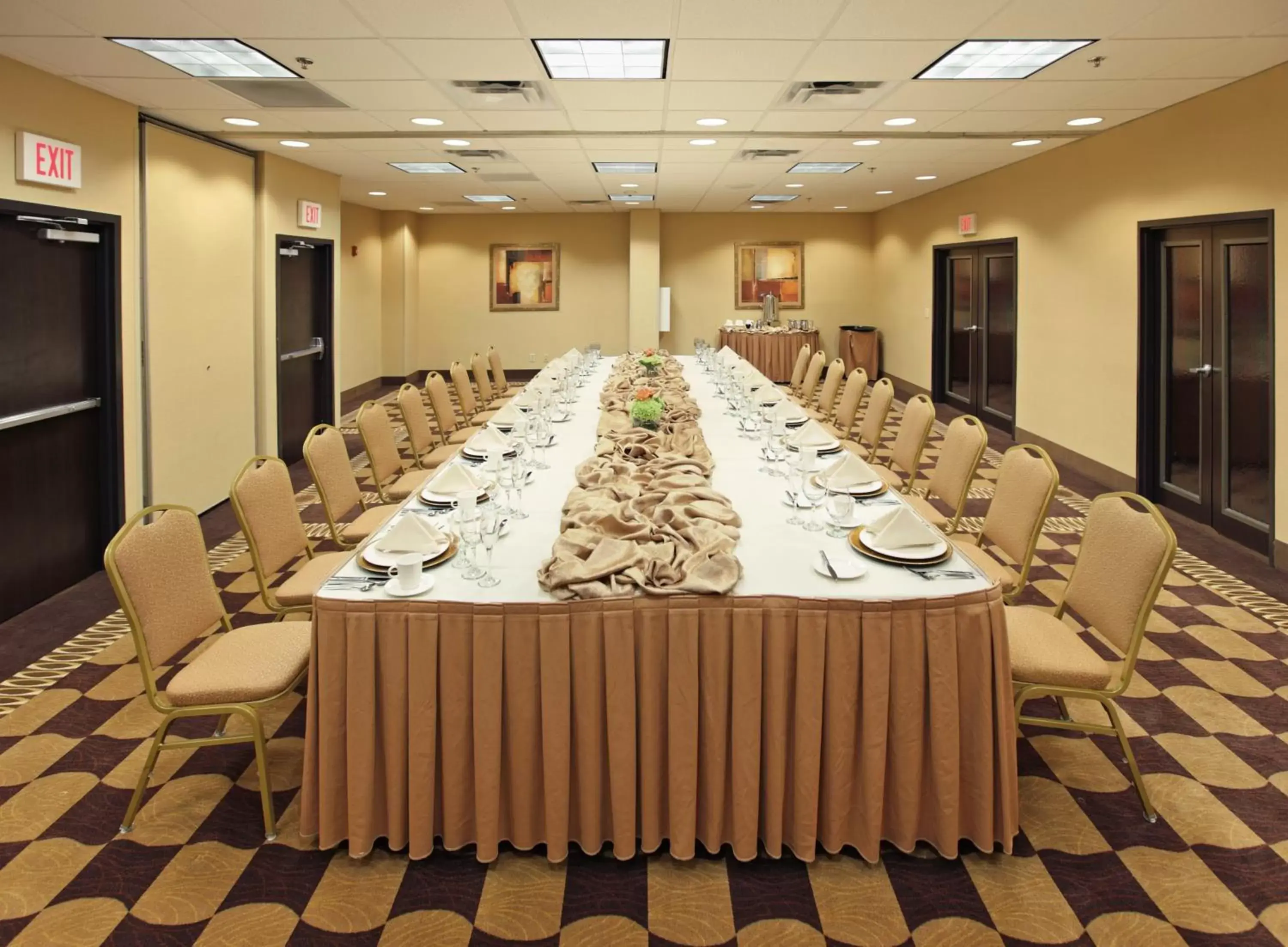 Meeting/conference room in Holiday Inn Little Rock-Airport-Conference Center, an IHG Hotel