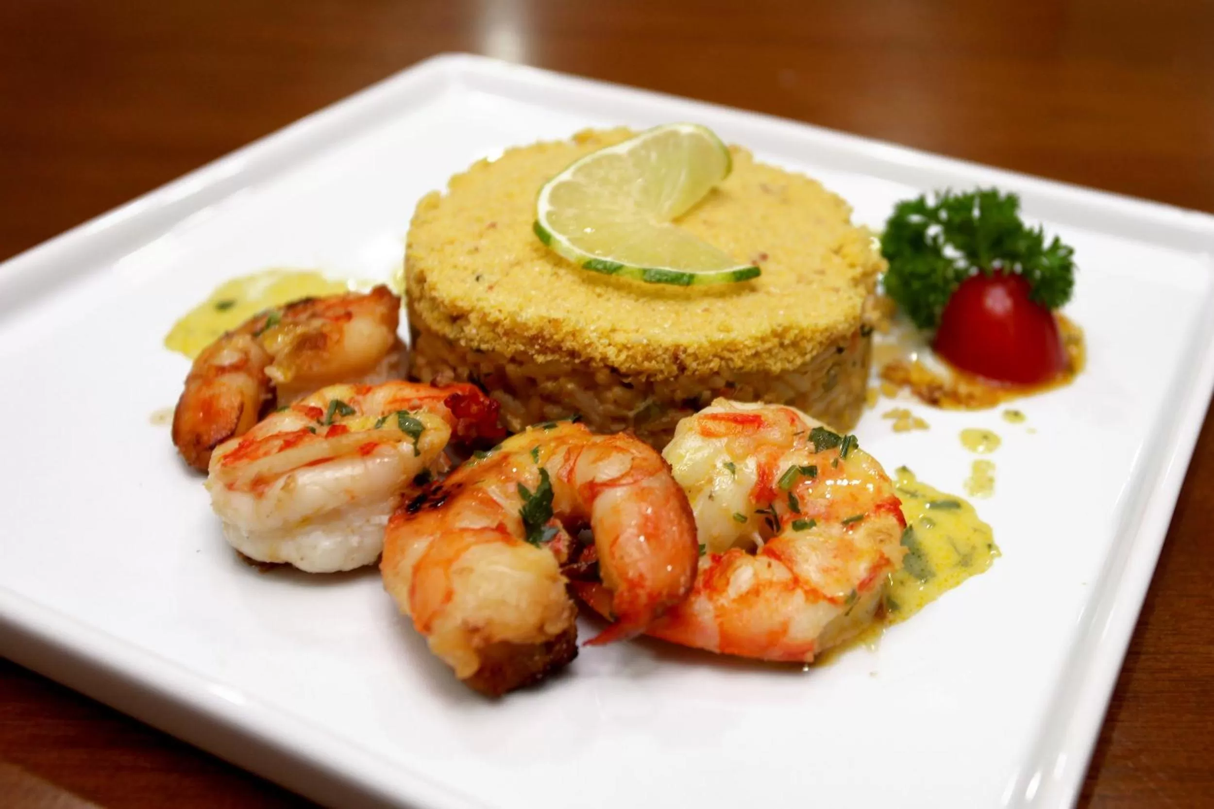 Restaurant/places to eat in Elegance Praia Hotel