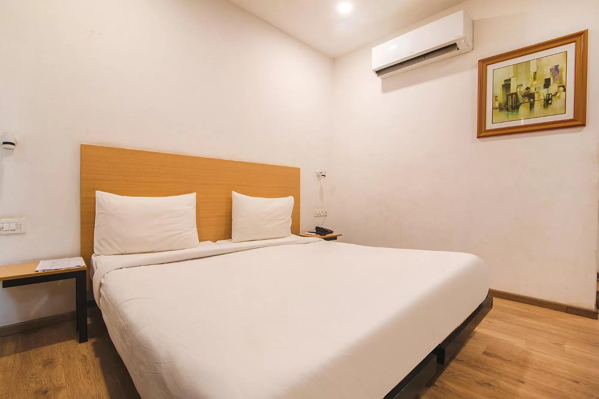 Bed in FabHotel Kingston House