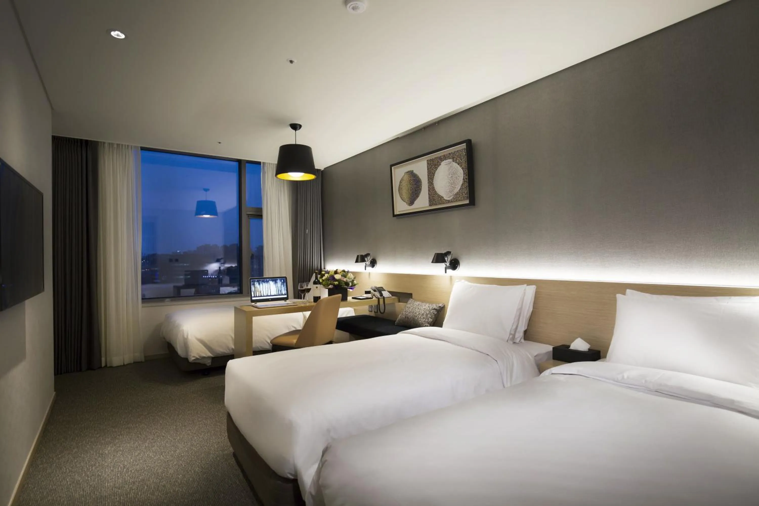Photo of the whole room, Bed in Arirang Hill Hotel Dongdaemun