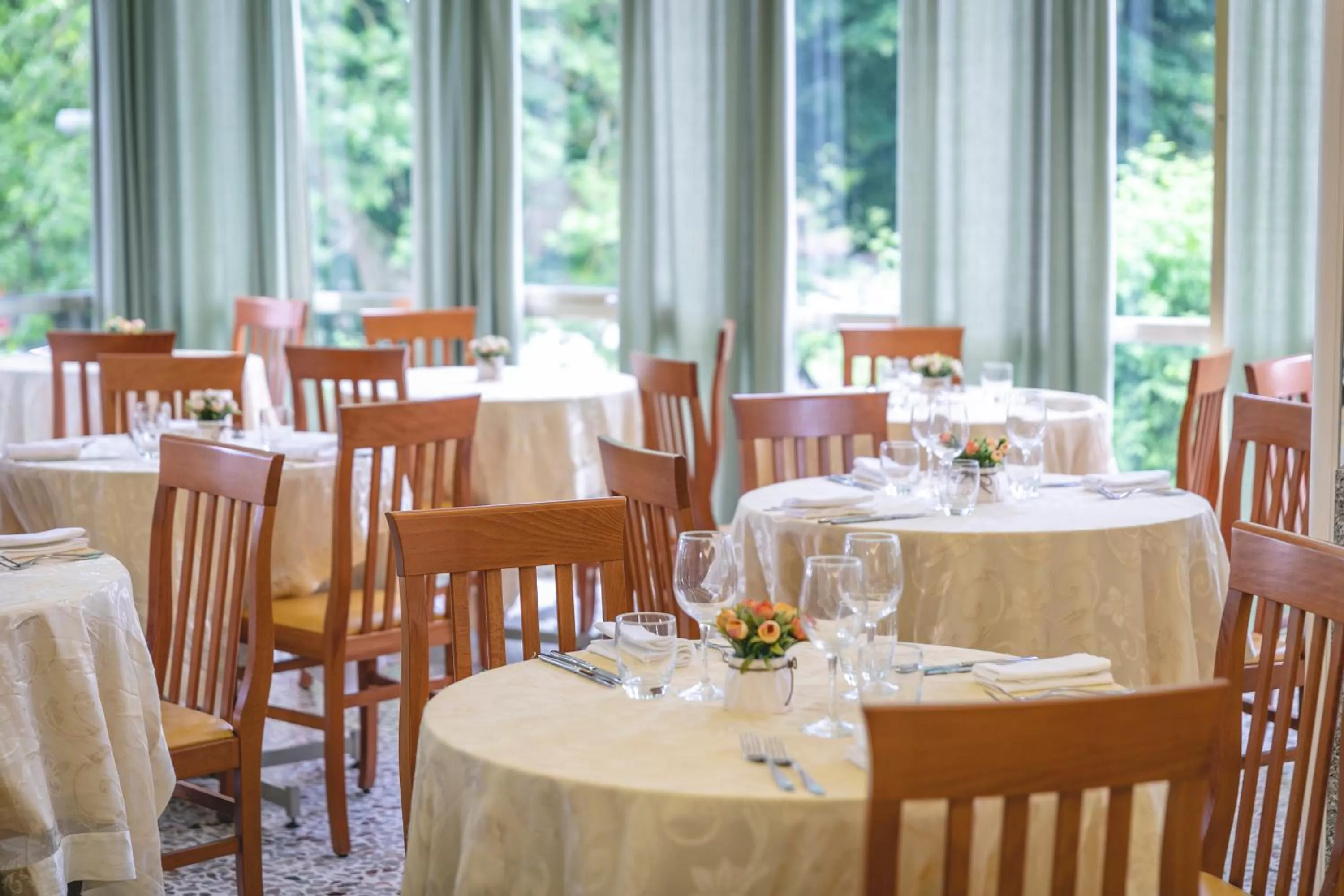 Restaurant/places to eat in Hotel del Falco
