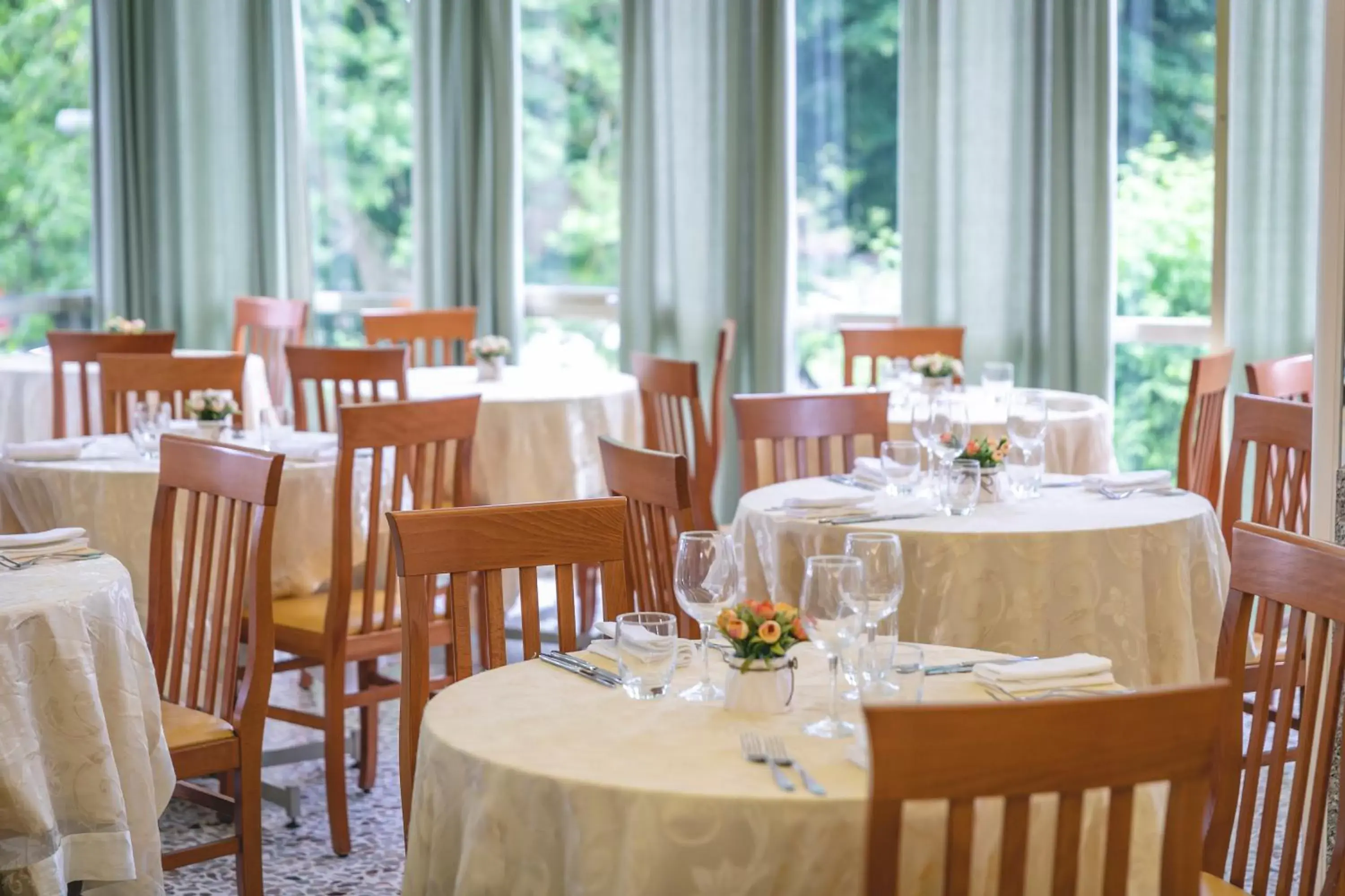 Restaurant/Places to Eat in Hotel del Falco