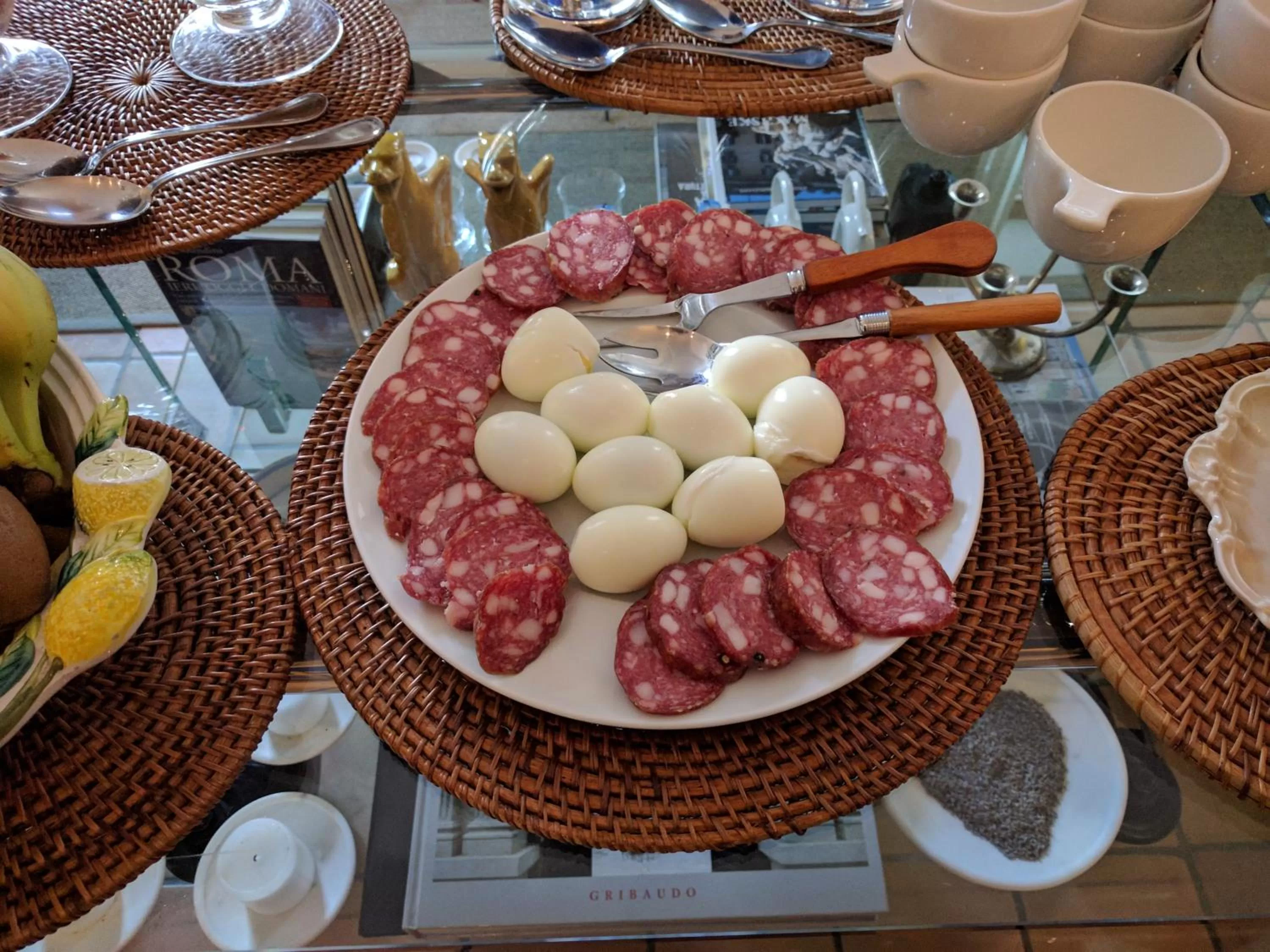 Food and drinks in Hotel Locanda Cairoli