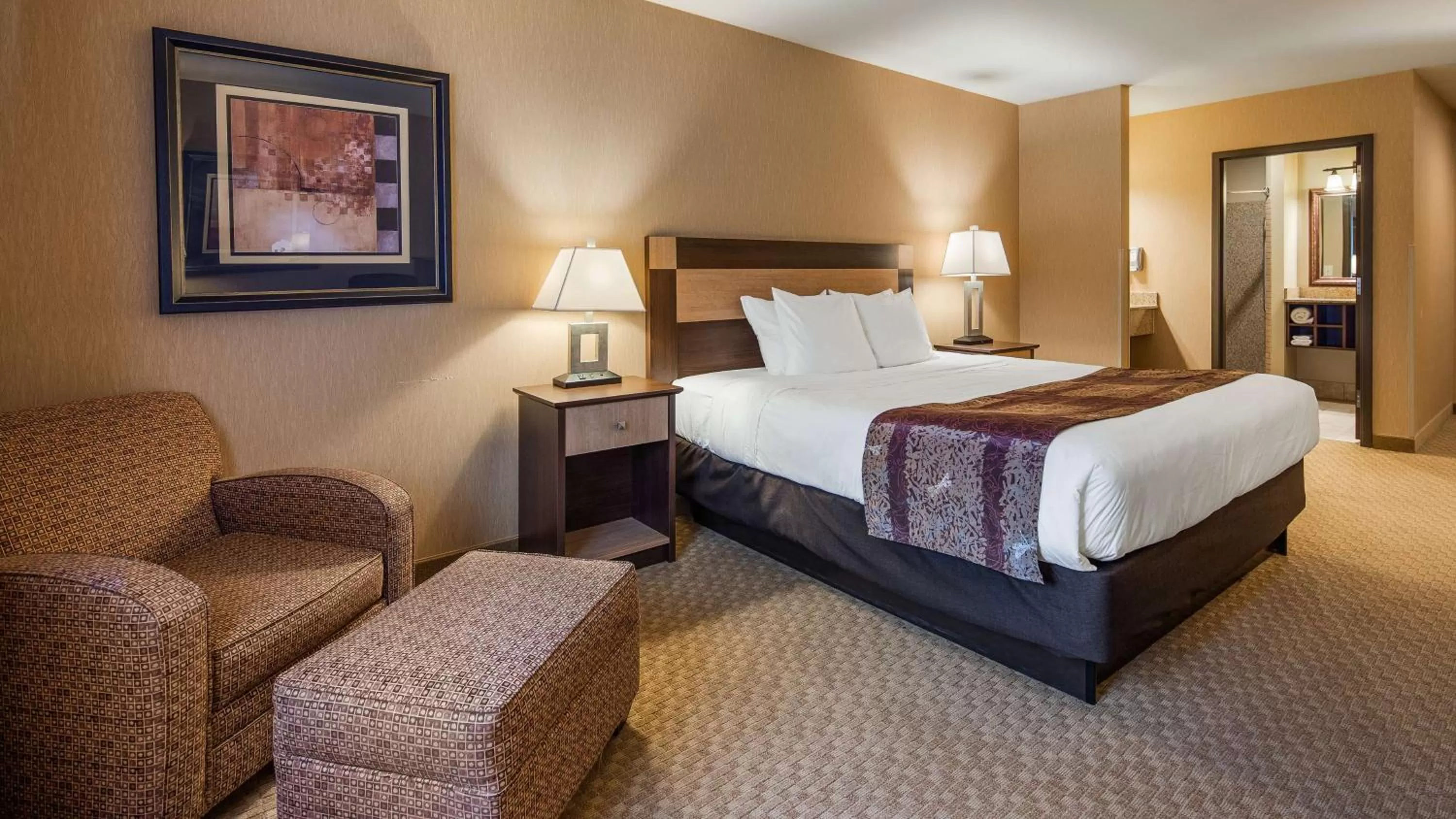 Photo of the whole room, Bed in Crandon Inn & Suites