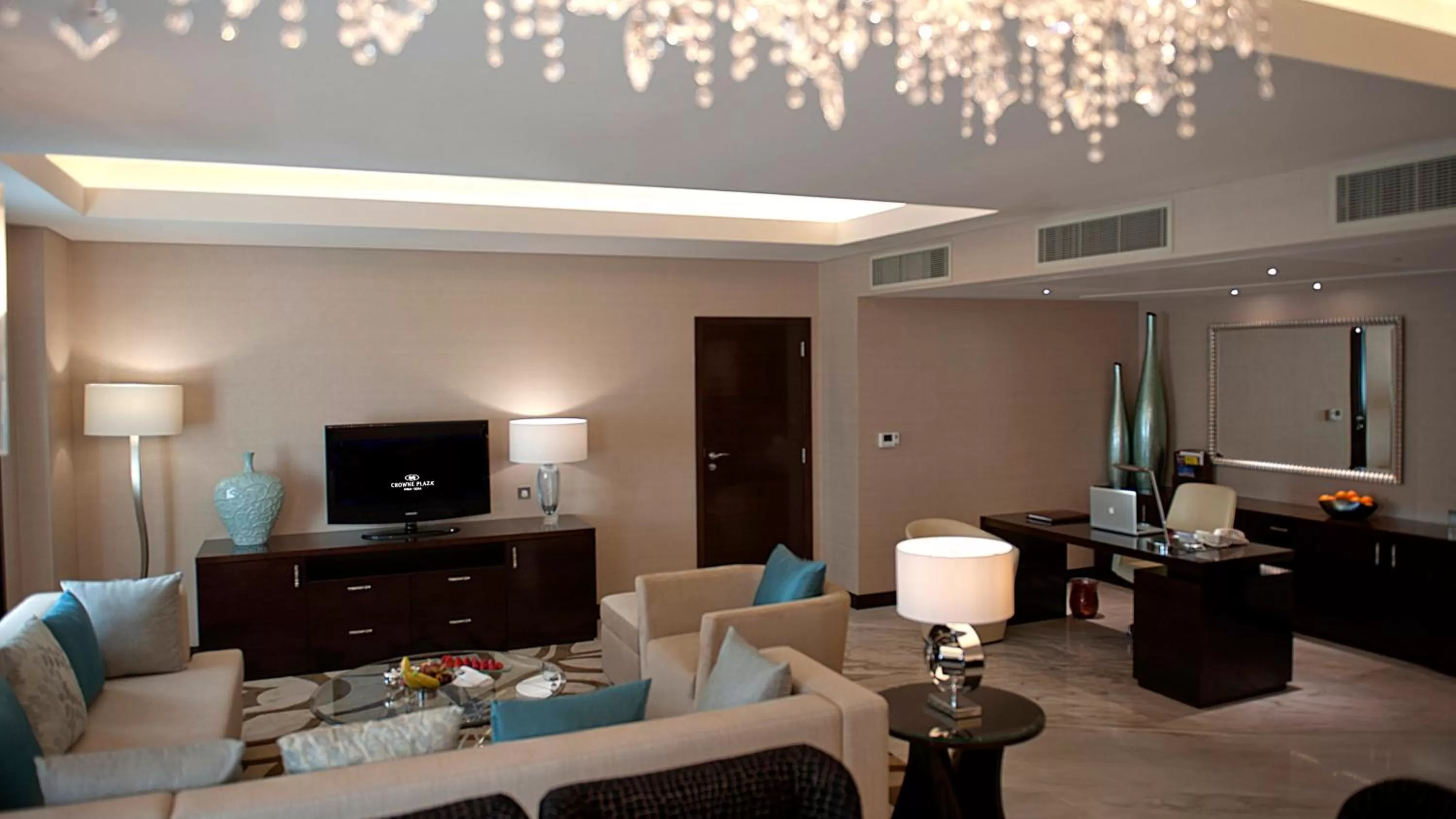 Photo of the whole room in Crowne Plaza Dubai Deira by IHG