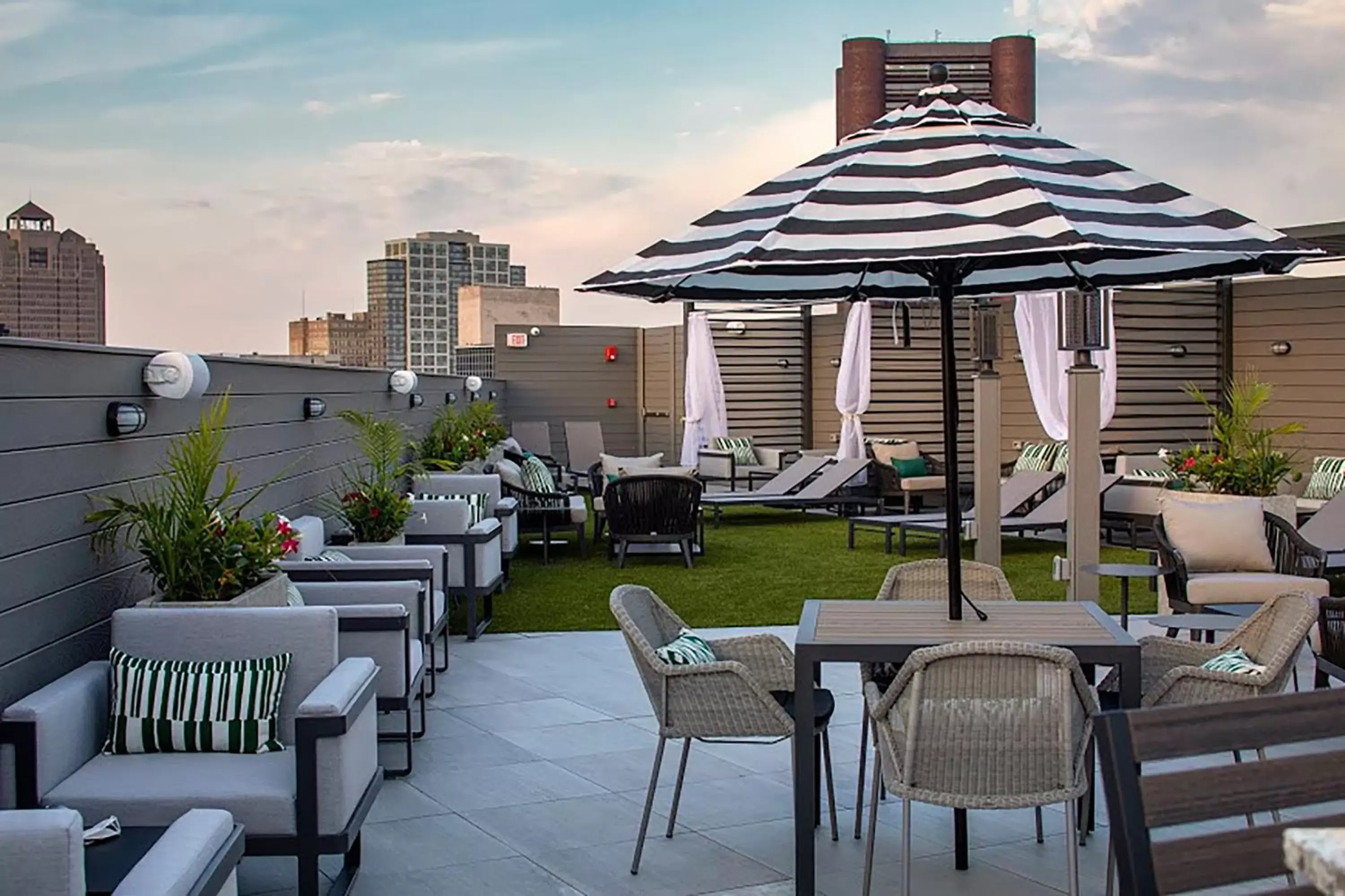 Patio, Restaurant/Places to Eat in Luxury Furnished Apartments by Hyatus Downtown at Yale