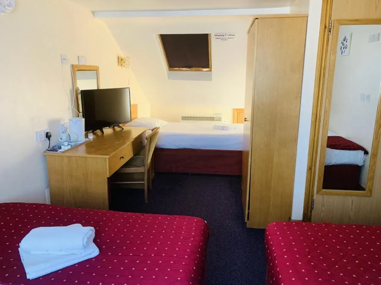 Bedroom, Bed in Britannia Inn Hotel Bedroom, Bed in Britannia Inn Hotel