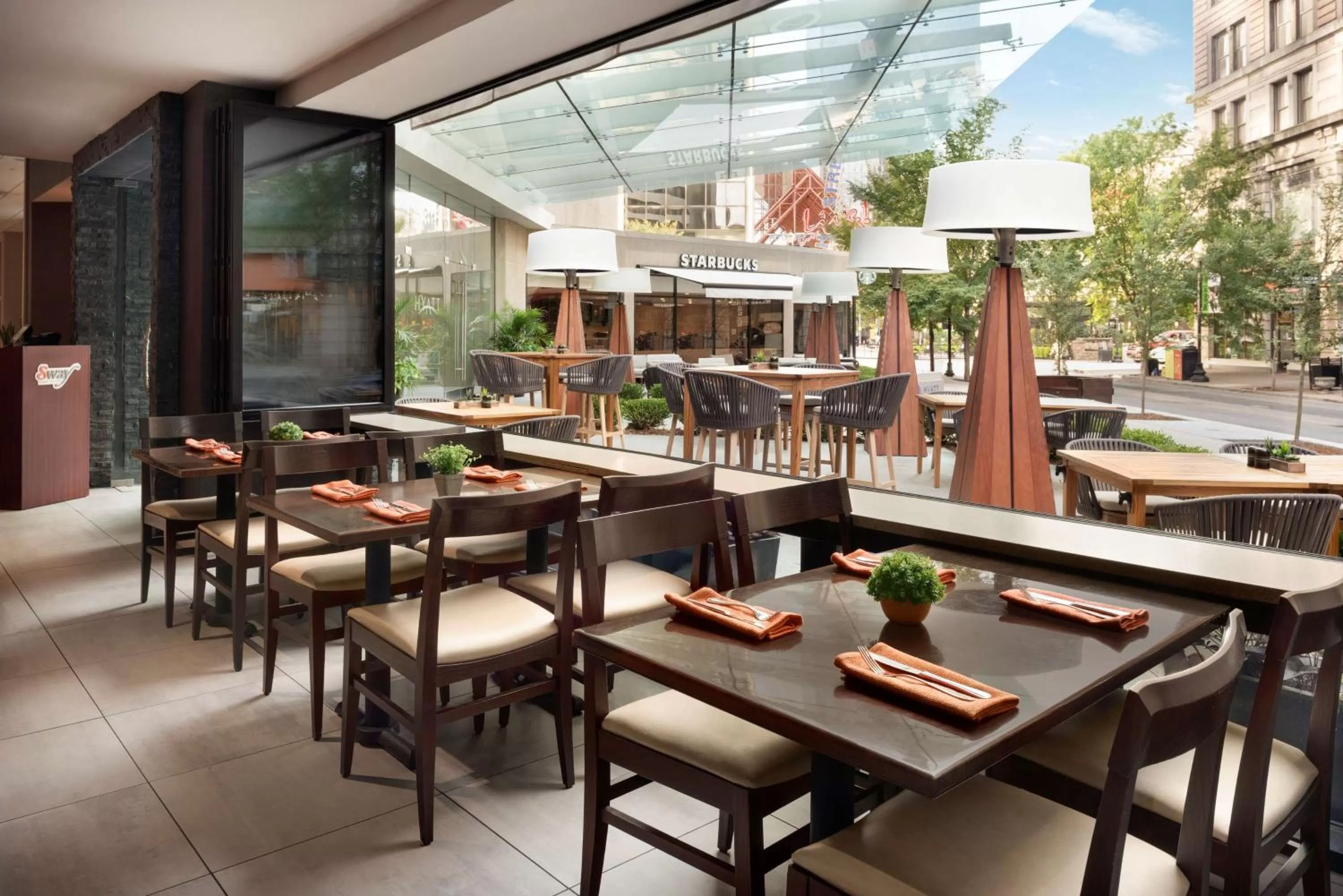 Restaurant/places to eat in Hyatt Regency Louisville