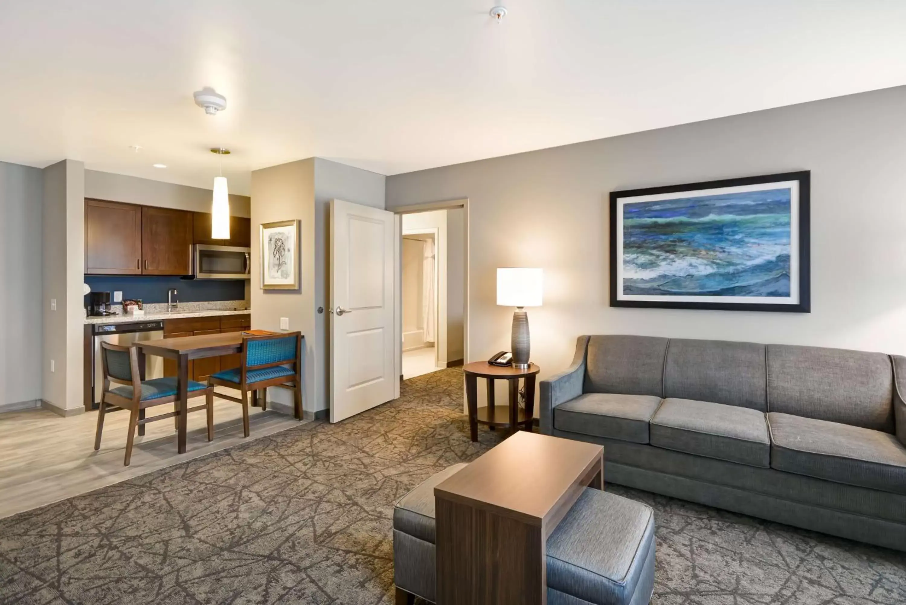 Kitchen or kitchenette, Seating Area in Homewood Suites By Hilton Phoenix Tempe Asu Area