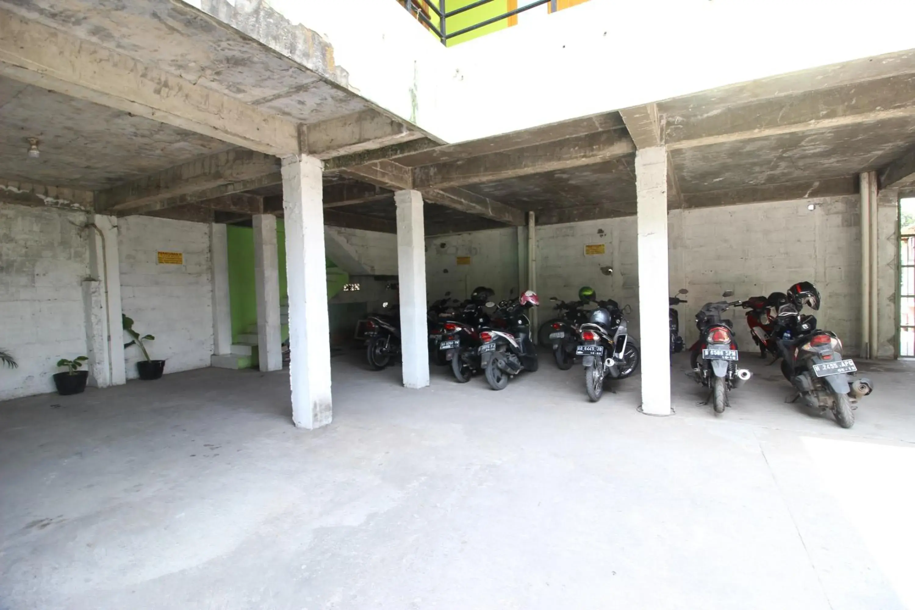 Property building in RedDoorz @ Jalan Parangtritis Property building in RedDoorz @ Jalan Parangtritis