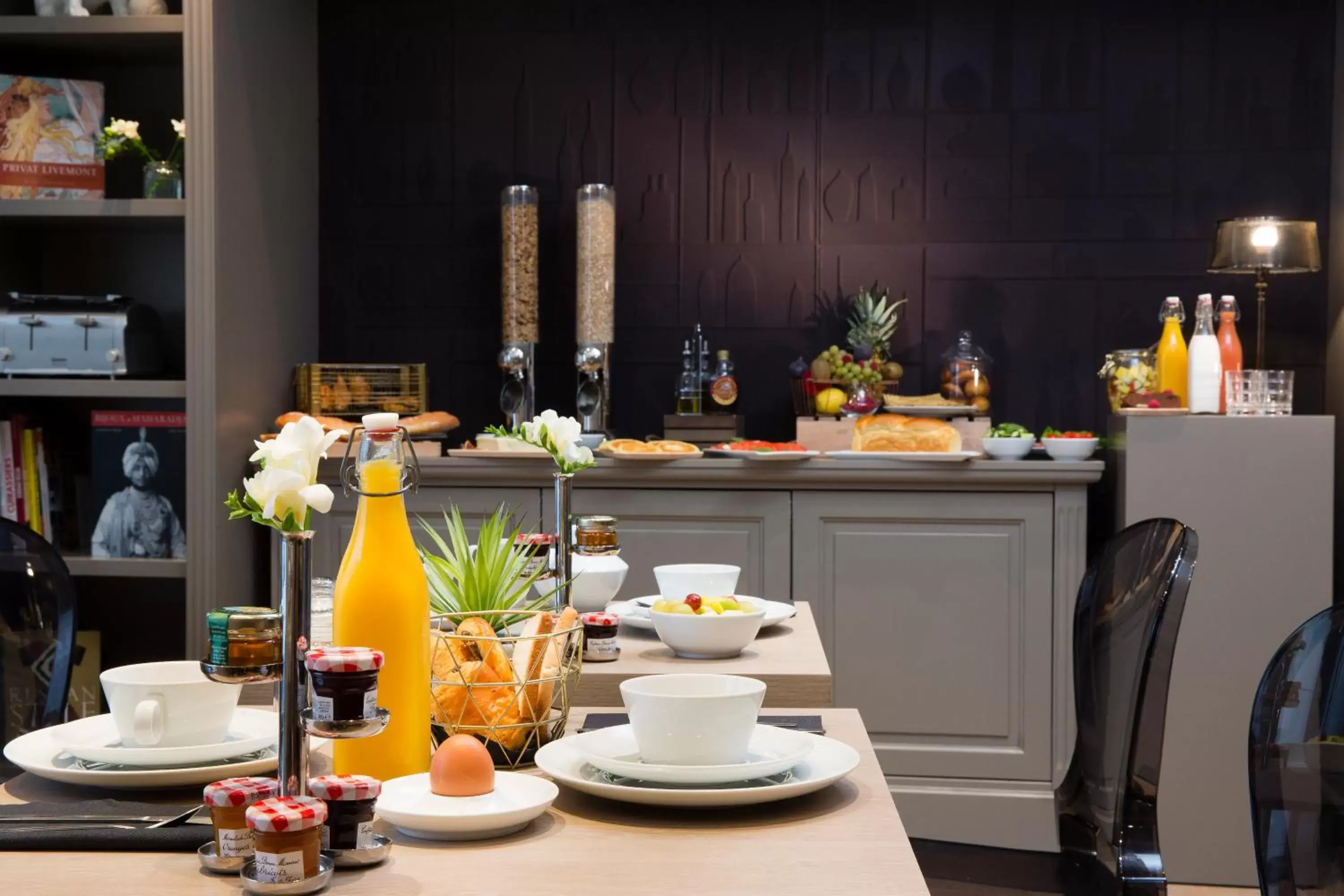 Buffet breakfast, Restaurant/Places to Eat in Hôtel Maxim Opéra