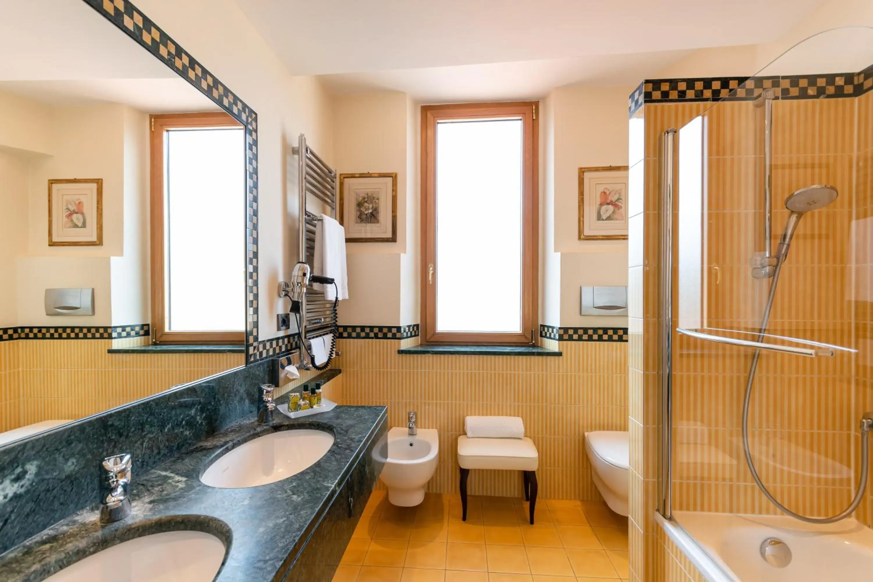 Bathroom in B&B Hotel Firenze Pitti Palace al Ponte Vecchio