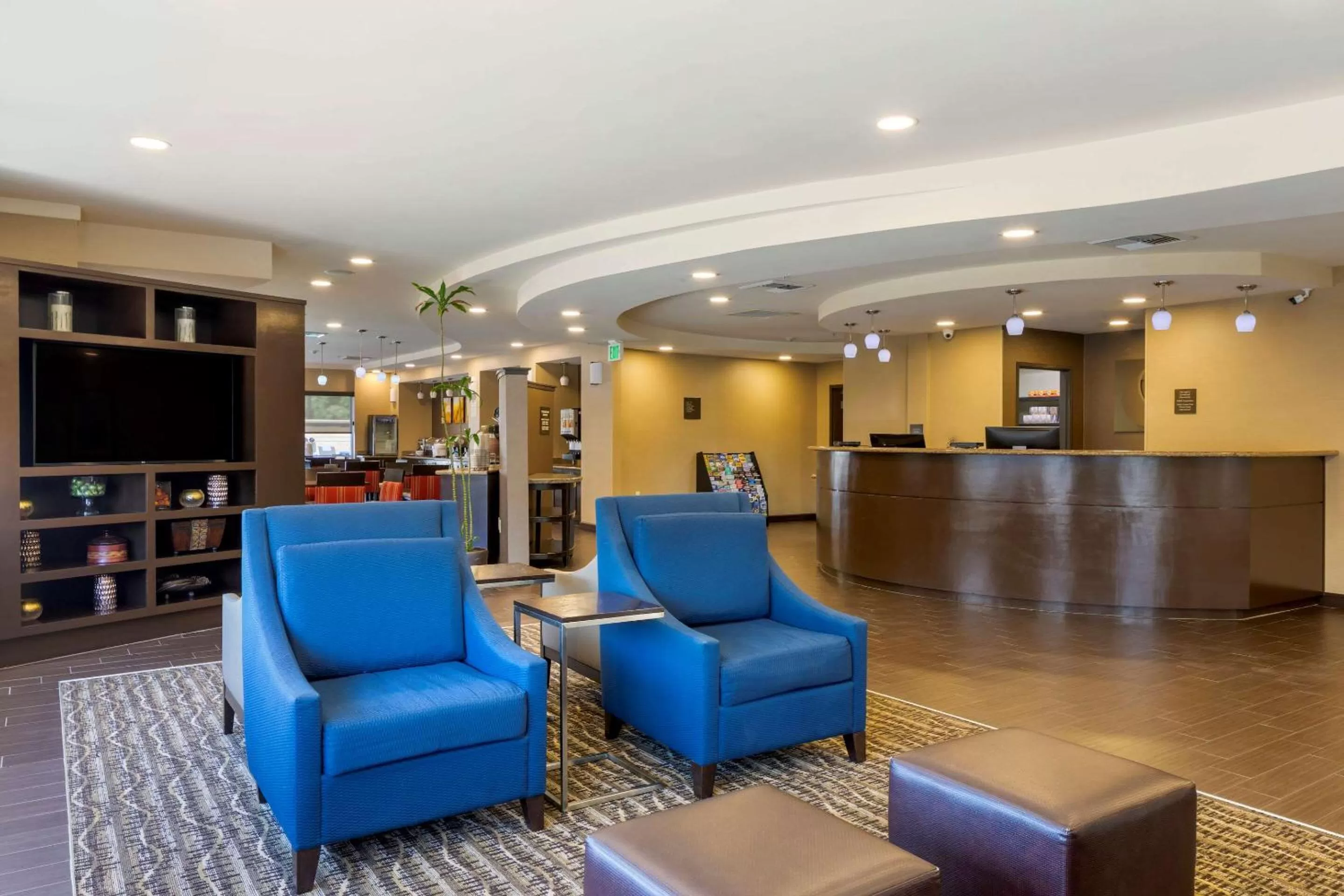 Lobby or reception in Comfort Suites Ontario Airport Convention Center