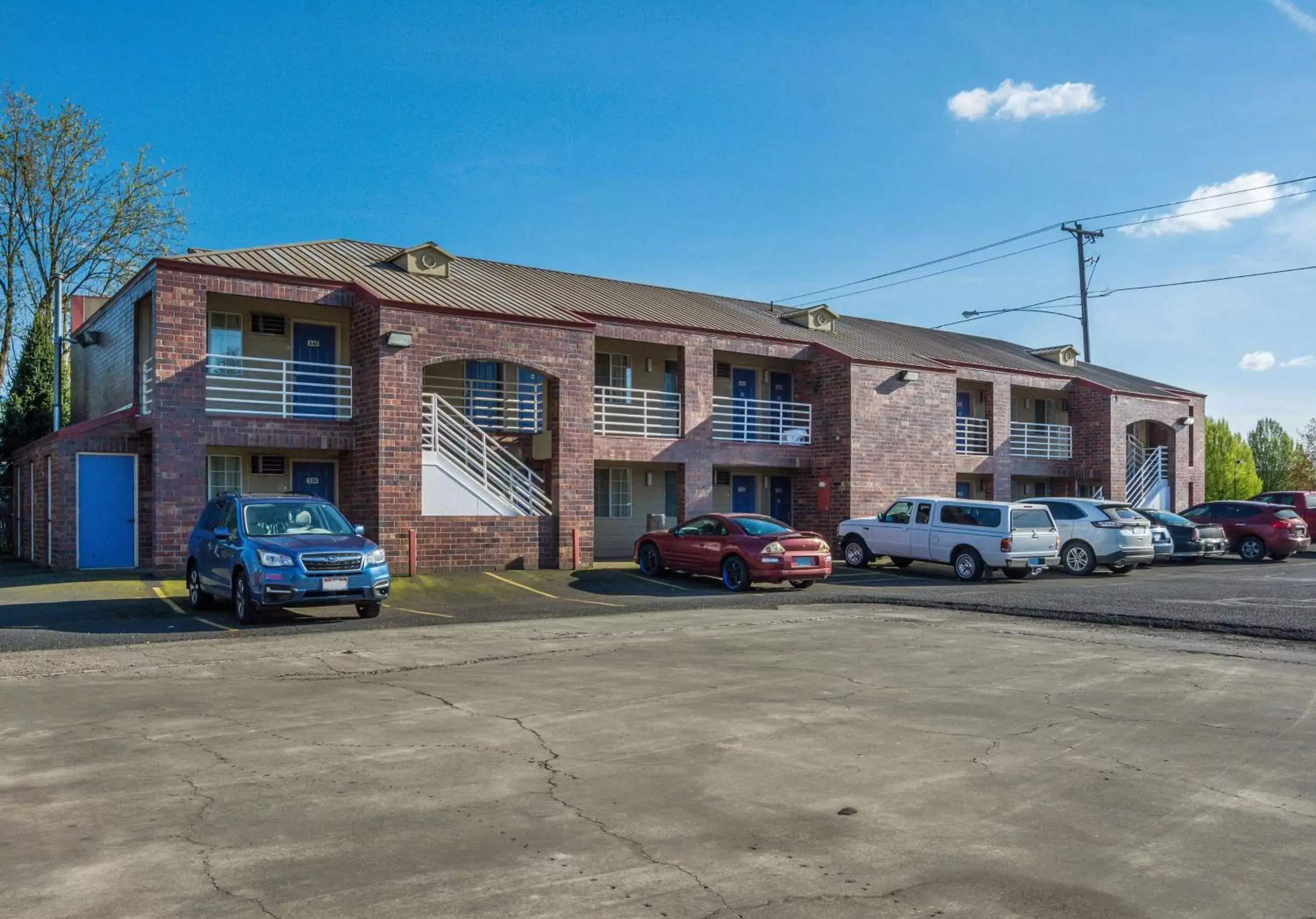 Property Building in Motel 6-Canby, OR