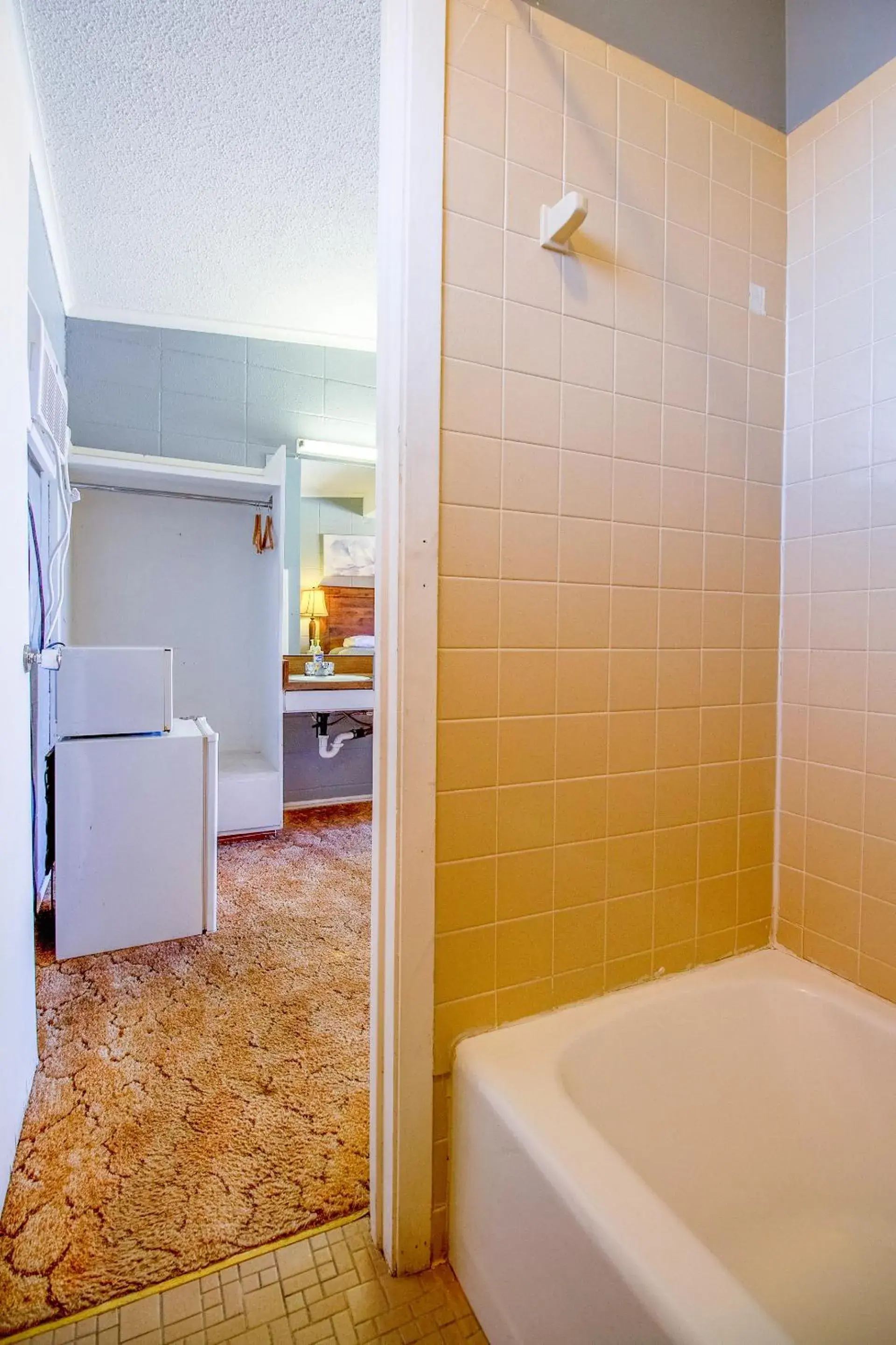 Bedroom, Bathroom in Wheeler Inn Texas, US - 83 By OYO