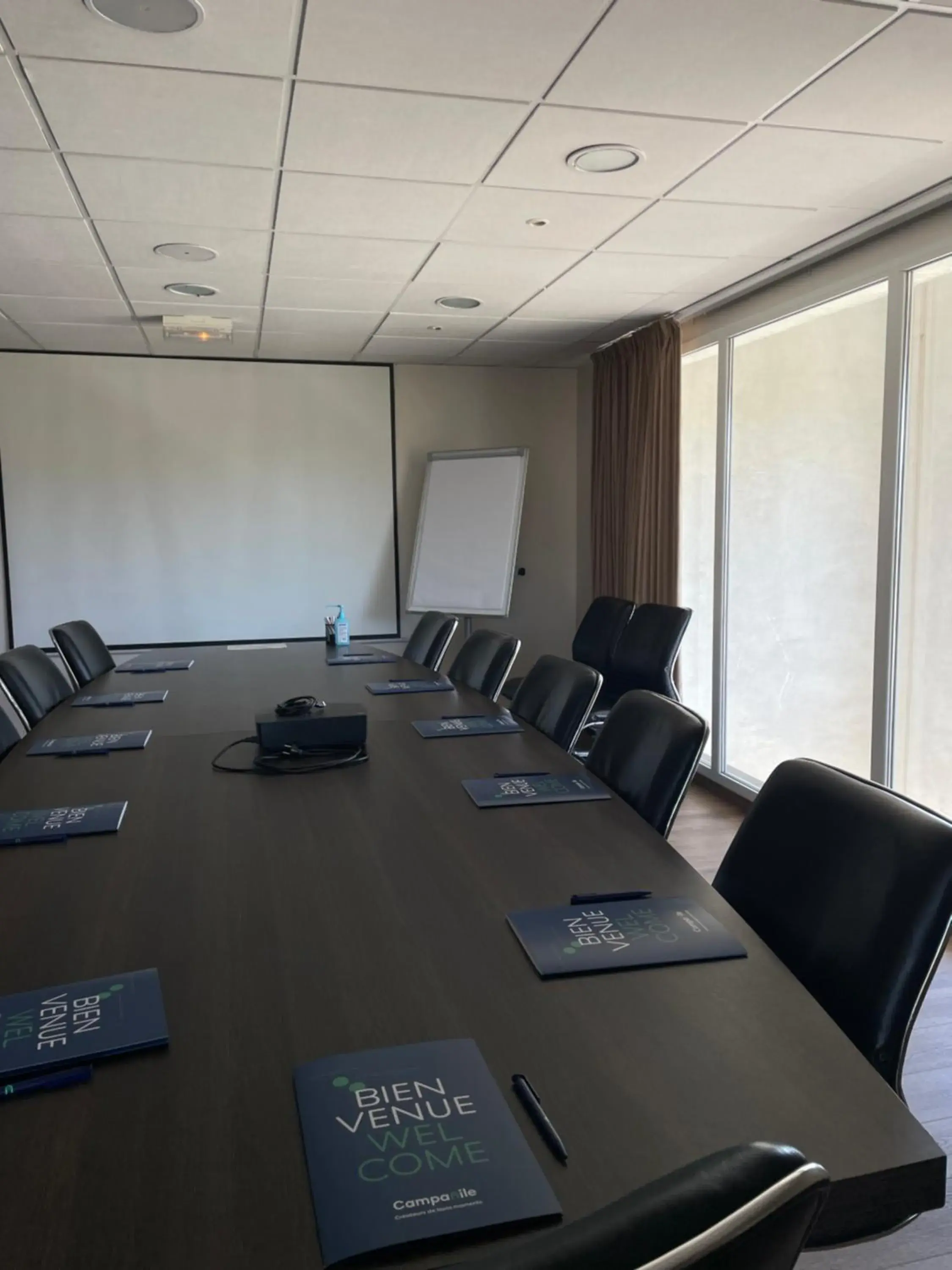 Meeting/conference room in Kyriad Prestige Montpellier Ouest - Croix D'argent