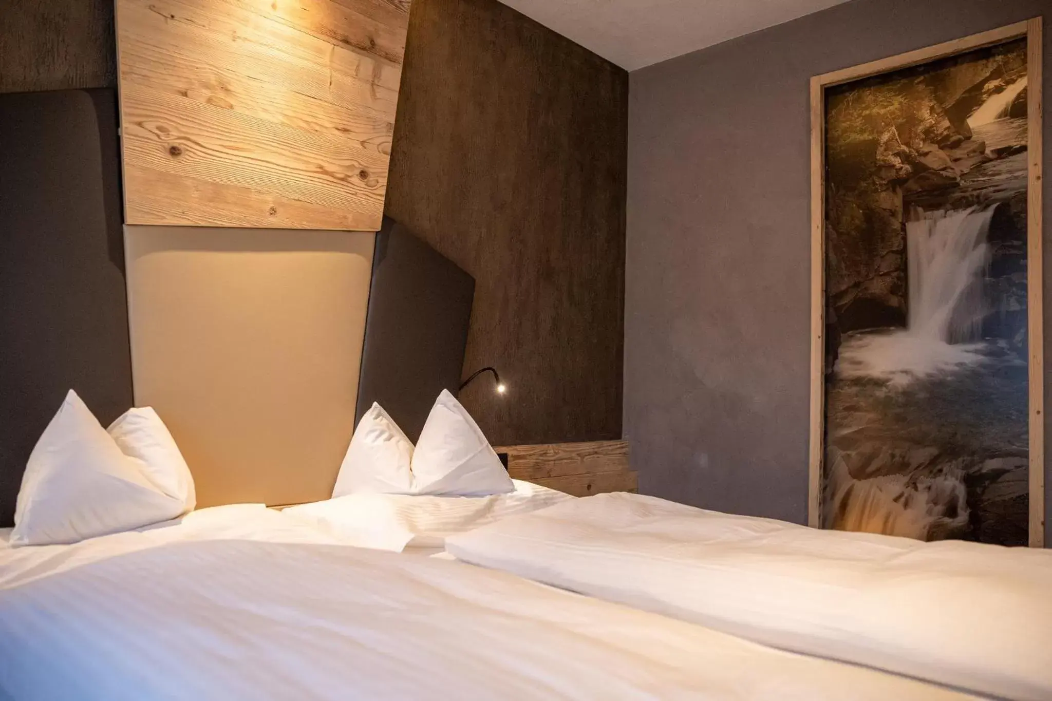 Bedroom, Bed in La Roccia Wellness Hotel