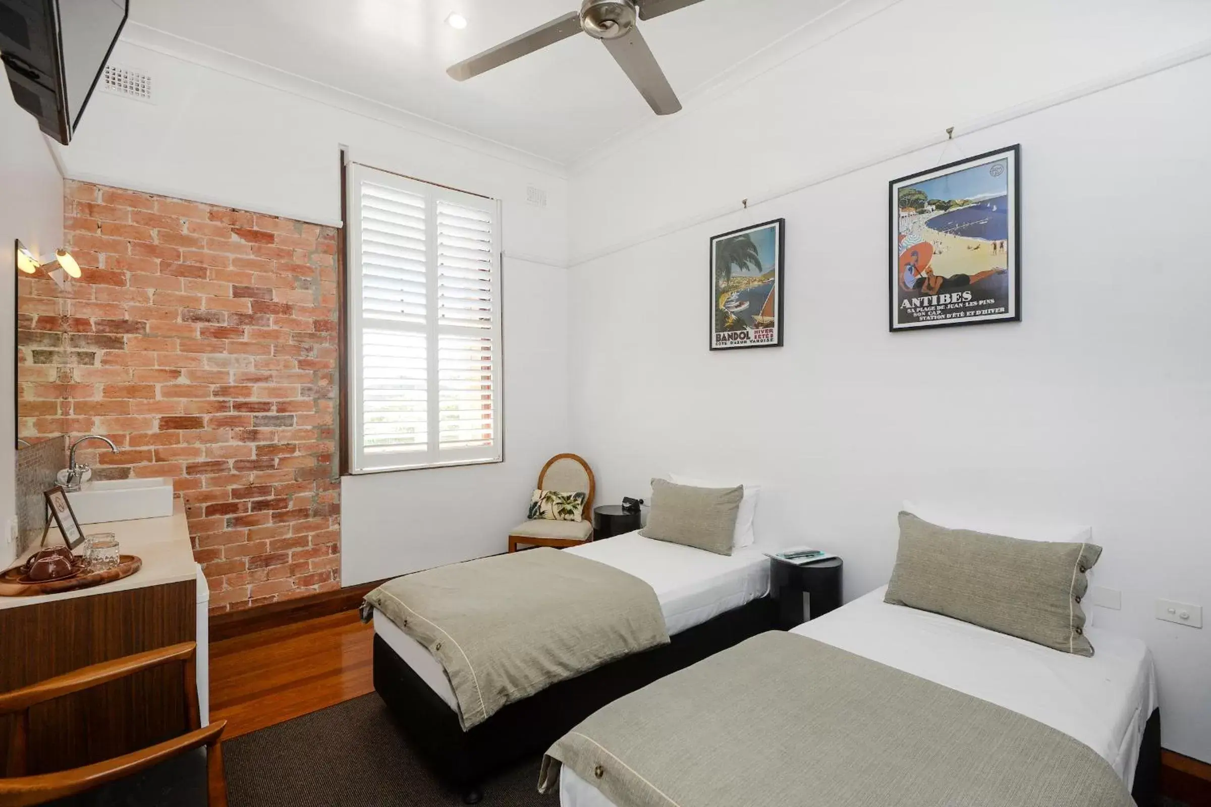 Bedroom, Bed in Pier Hotel Coffs Harbour