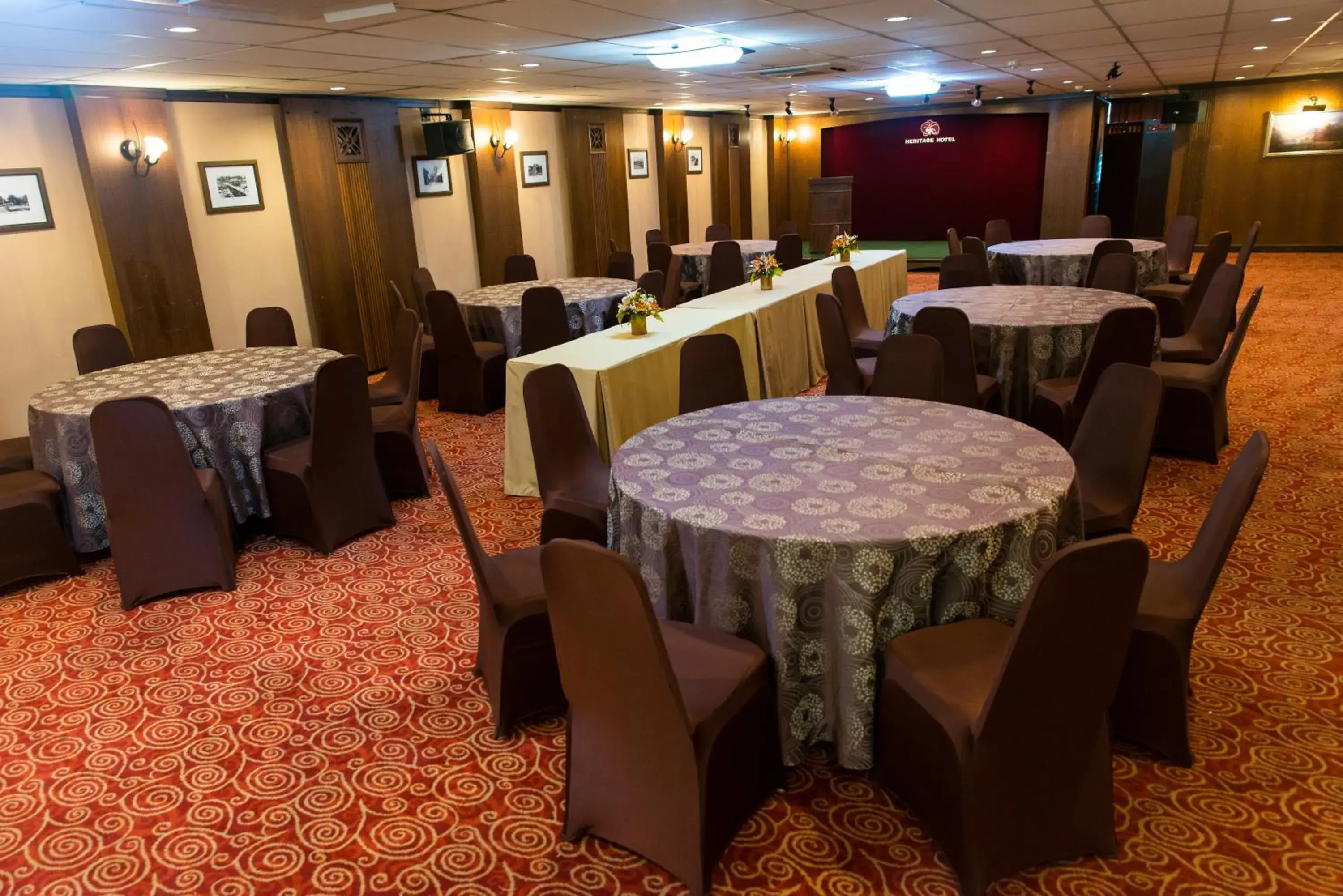Restaurant/places to eat, Banquet Facilities in Heritage Hotel