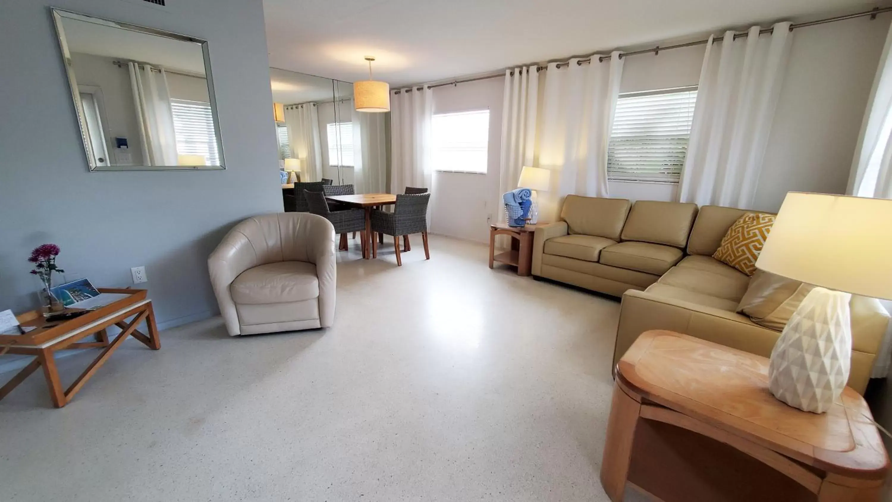 Living room, Seating Area in Casey Key Resort - Gulf Shores