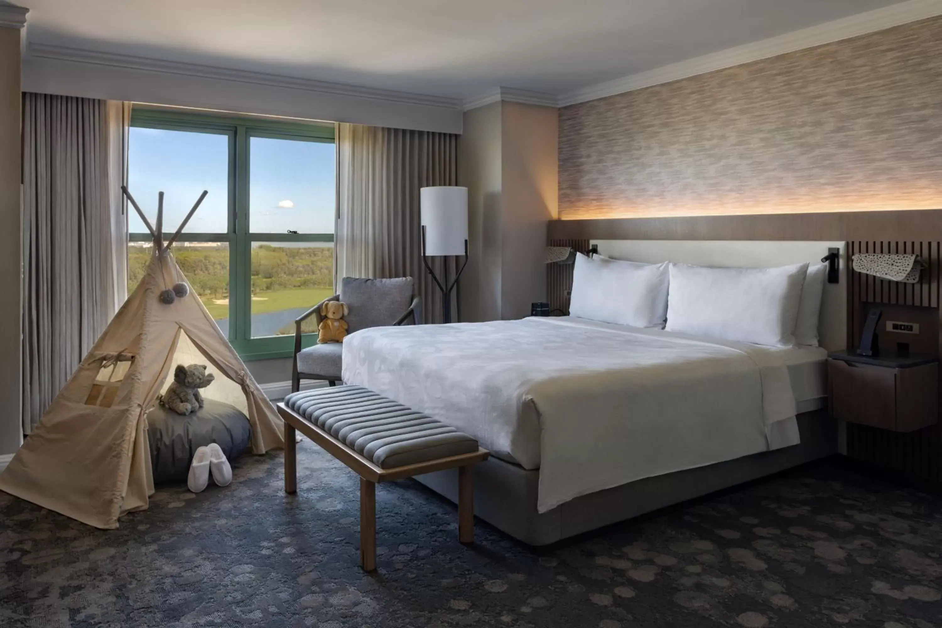 Bedroom, Bed in JW Marriott Orlando Grande Lakes