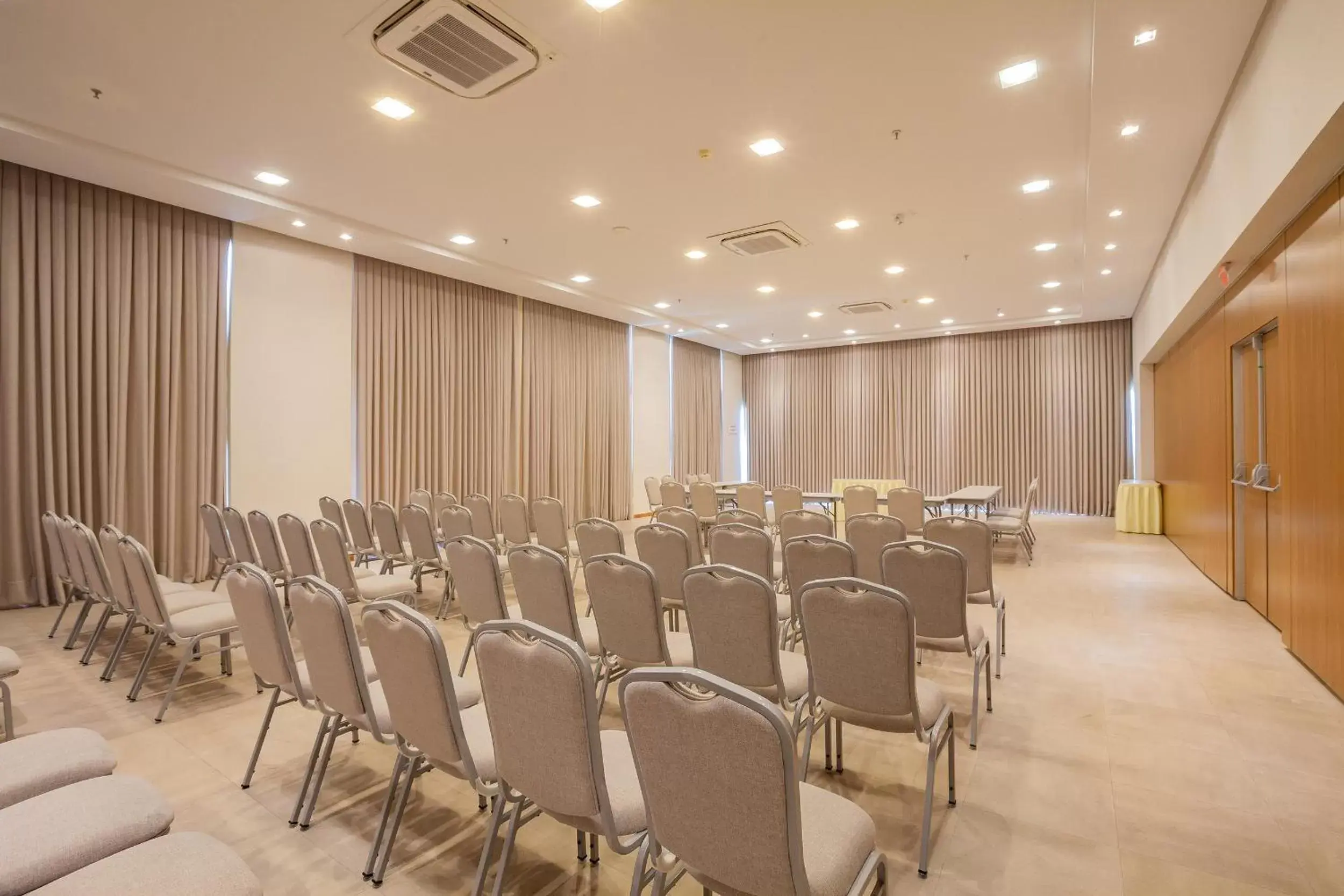 Meeting/conference room in Tri Hotel Executive Brusque