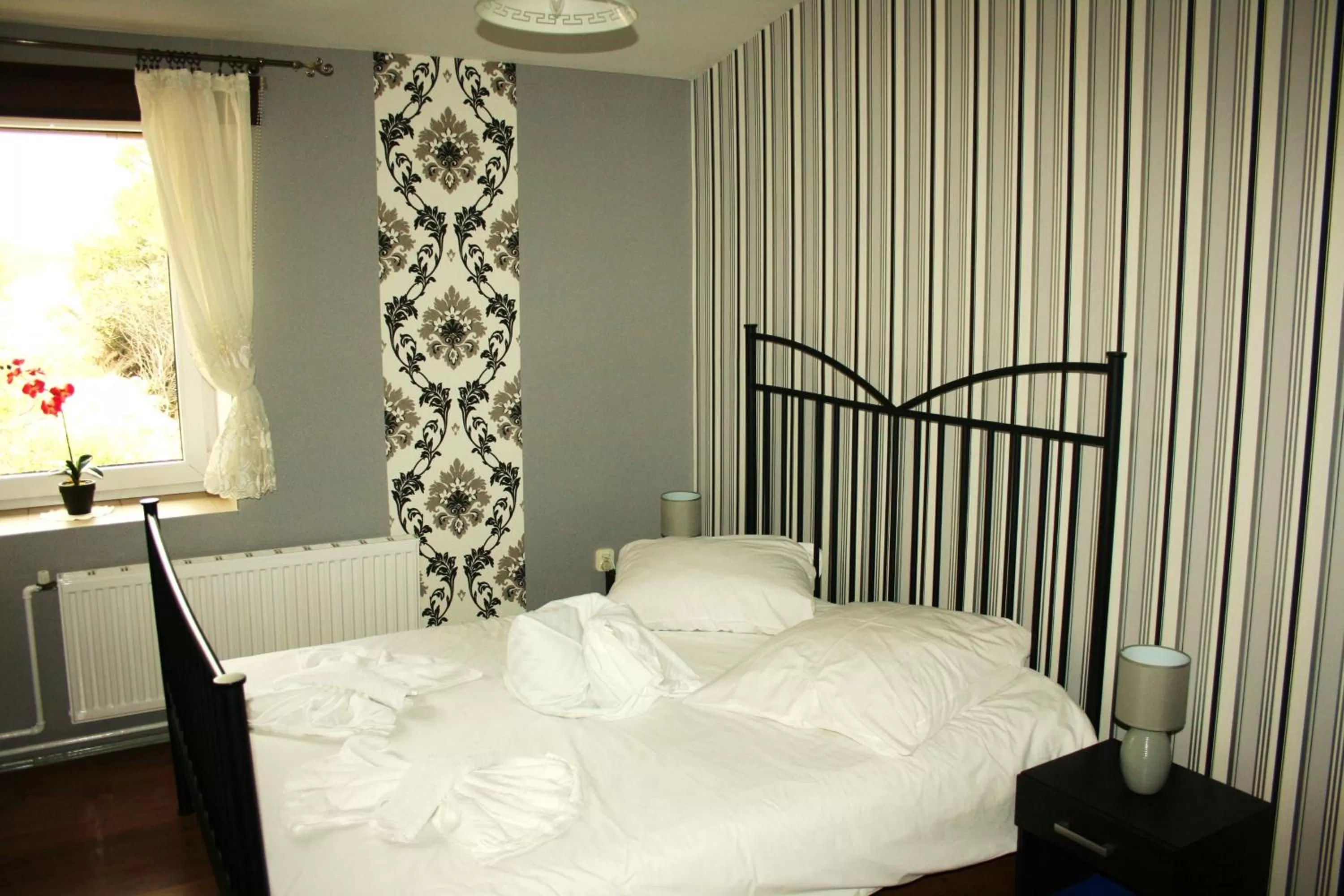 Photo of the whole room, Bed in Hotel Komfort Inn - Dwór Hubertus