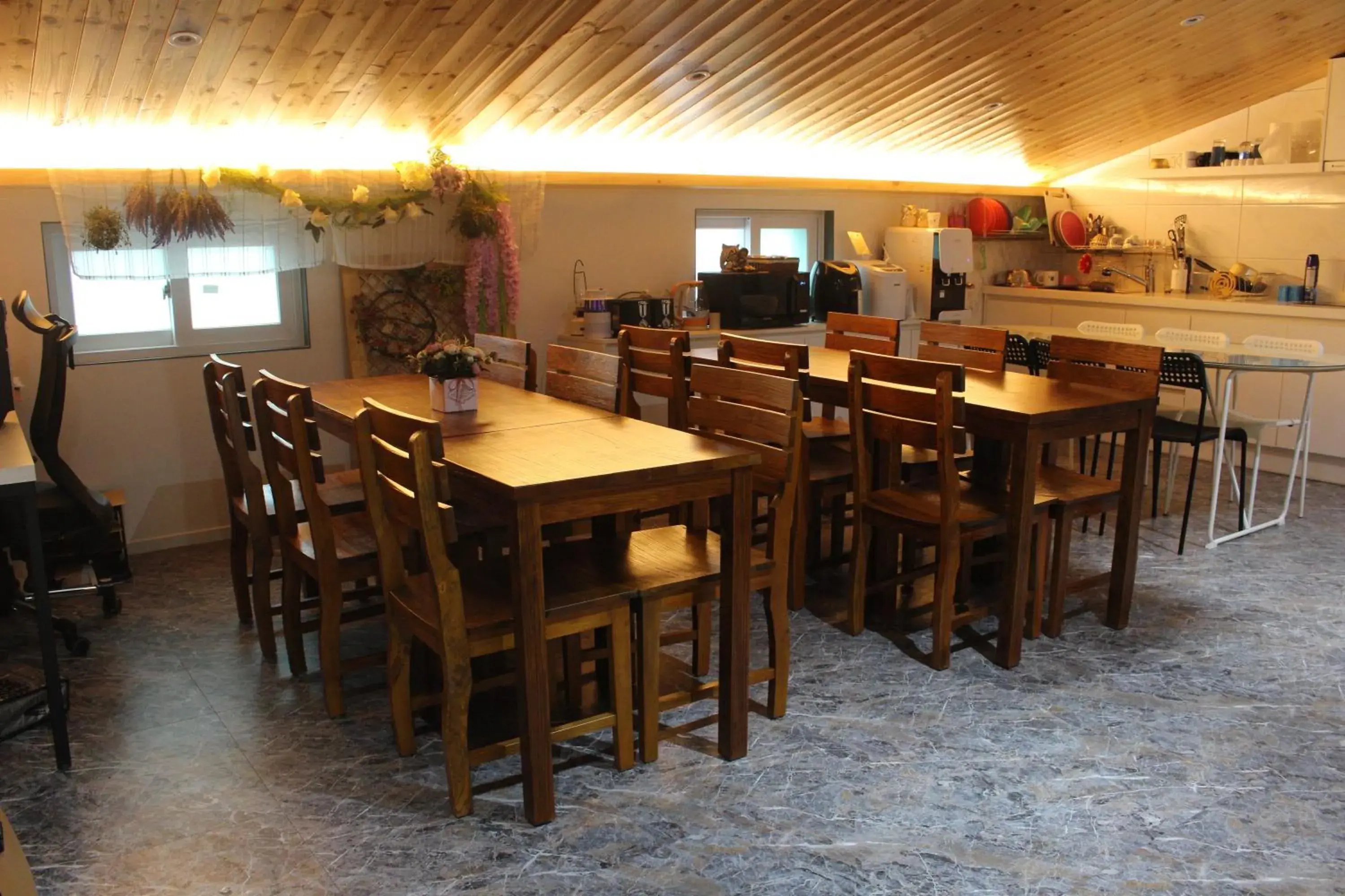 Dining area, Restaurant/Places to Eat in The Road Hotel