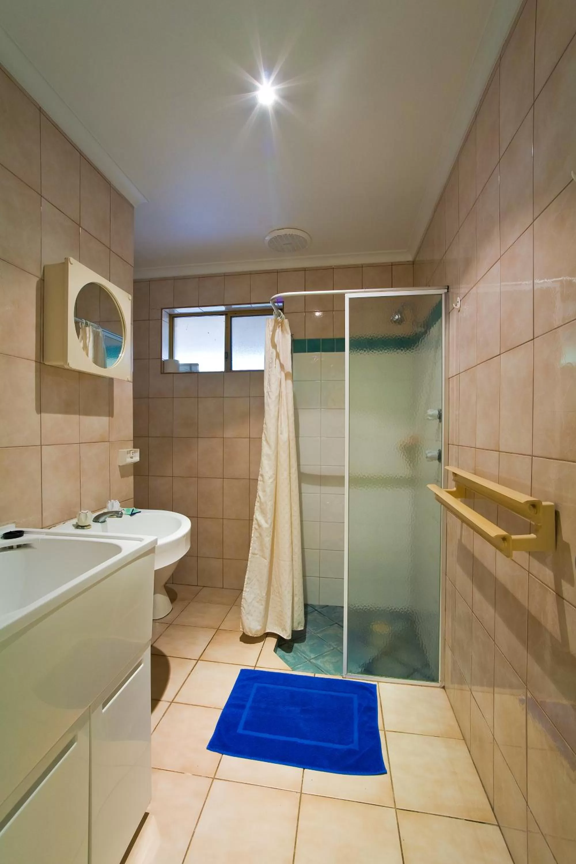 Shower in Potshot Hotel Resort