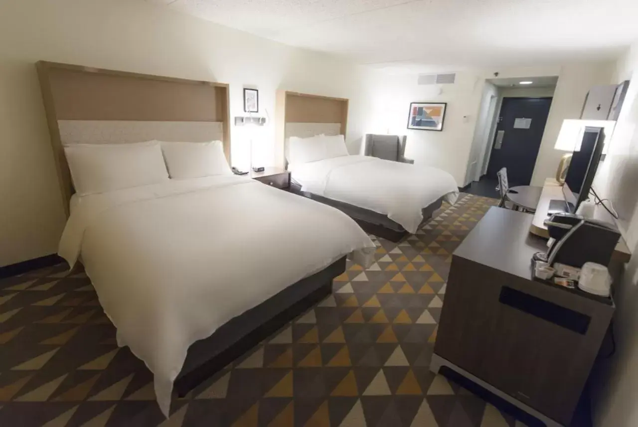Bedroom in Holiday Inn Morgantown - Reading Area, an IHG Hotel