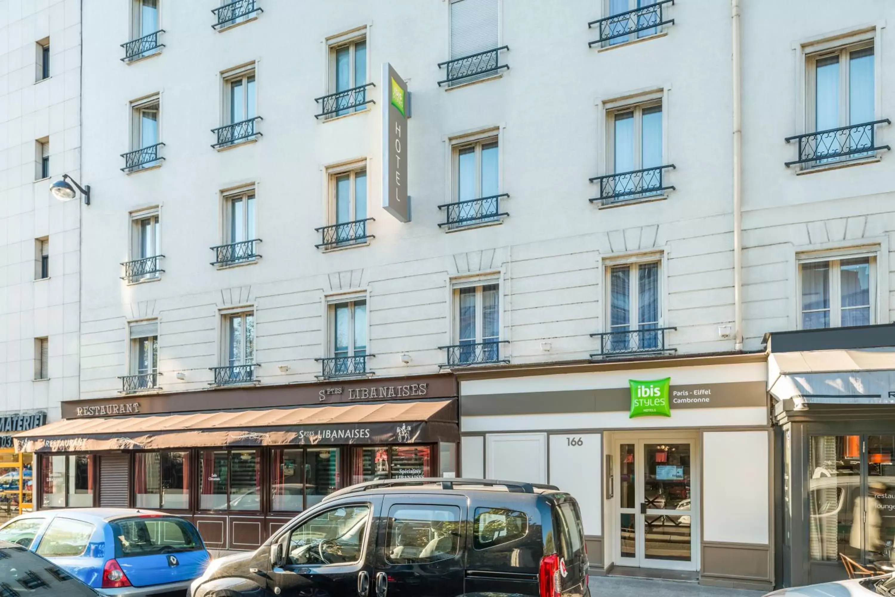 Property building in ibis Styles Paris Eiffel Cambronne Property building in ibis Styles Paris Eiffel Cambronne