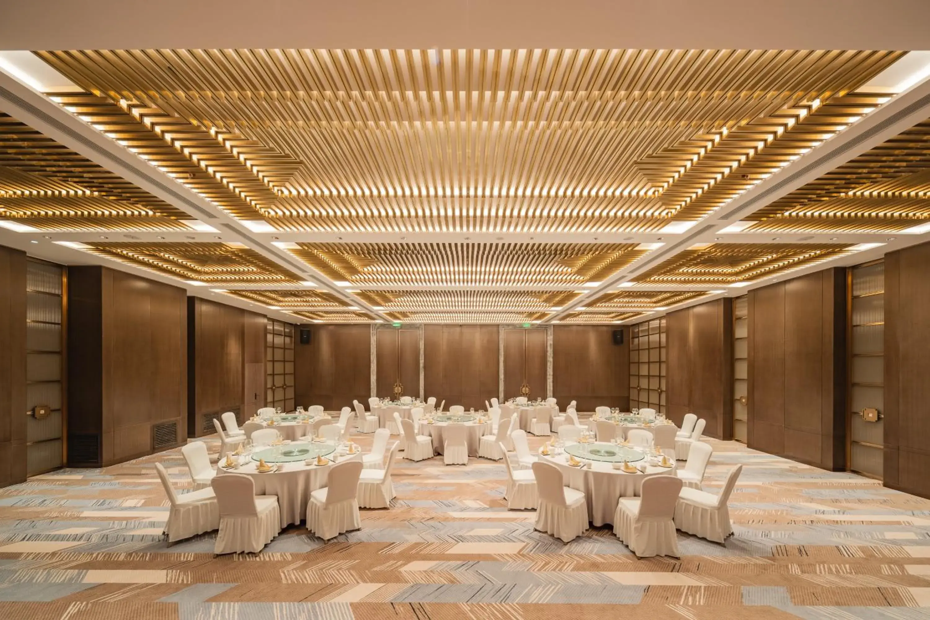 Restaurant/places to eat, Banquet Facilities in Holiday Inn Zhengzhou Zhongzhou, an IHG Hotel