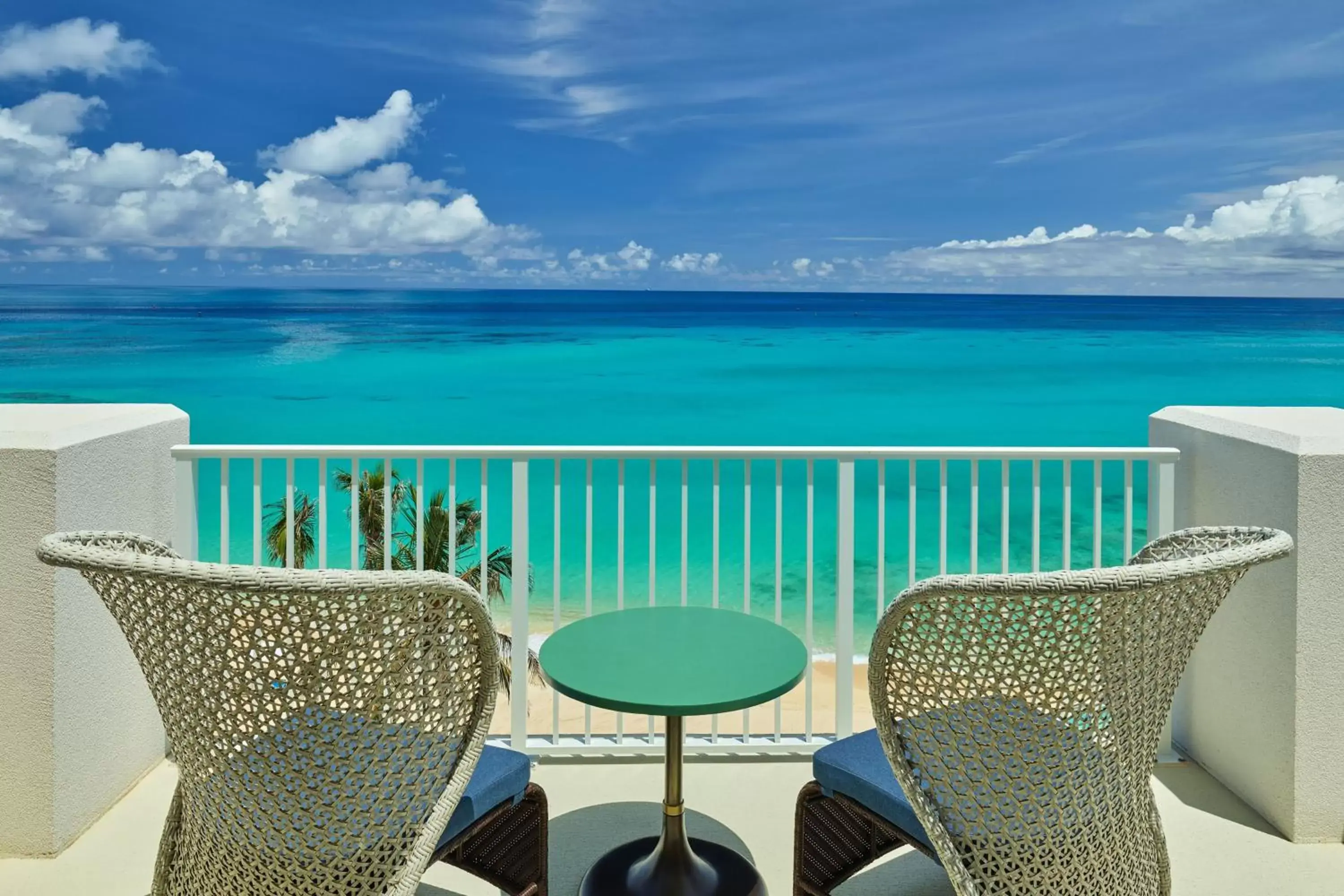 Photo of the whole room, Balcony/Terrace in The St Regis Bermuda Resort