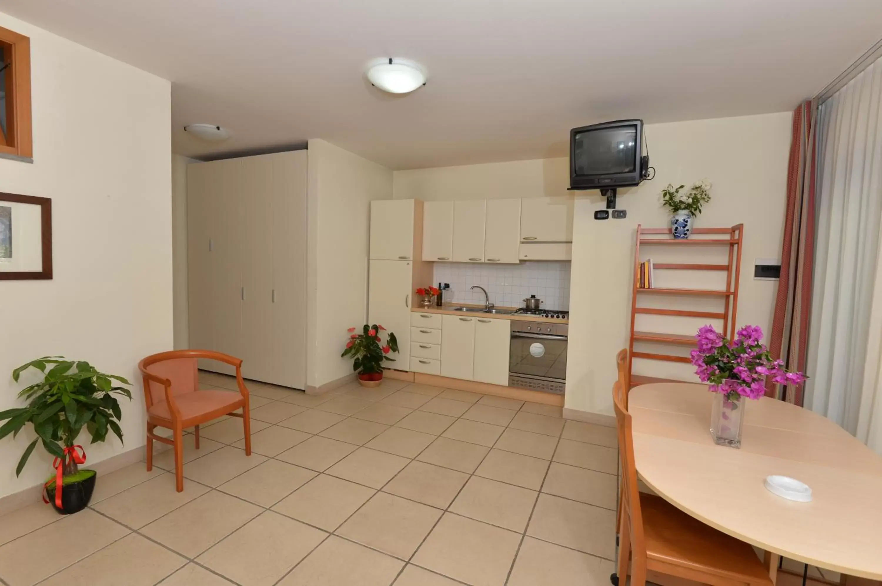 Kitchen or kitchenette, Kitchen/Kitchenette in Miramare Residence