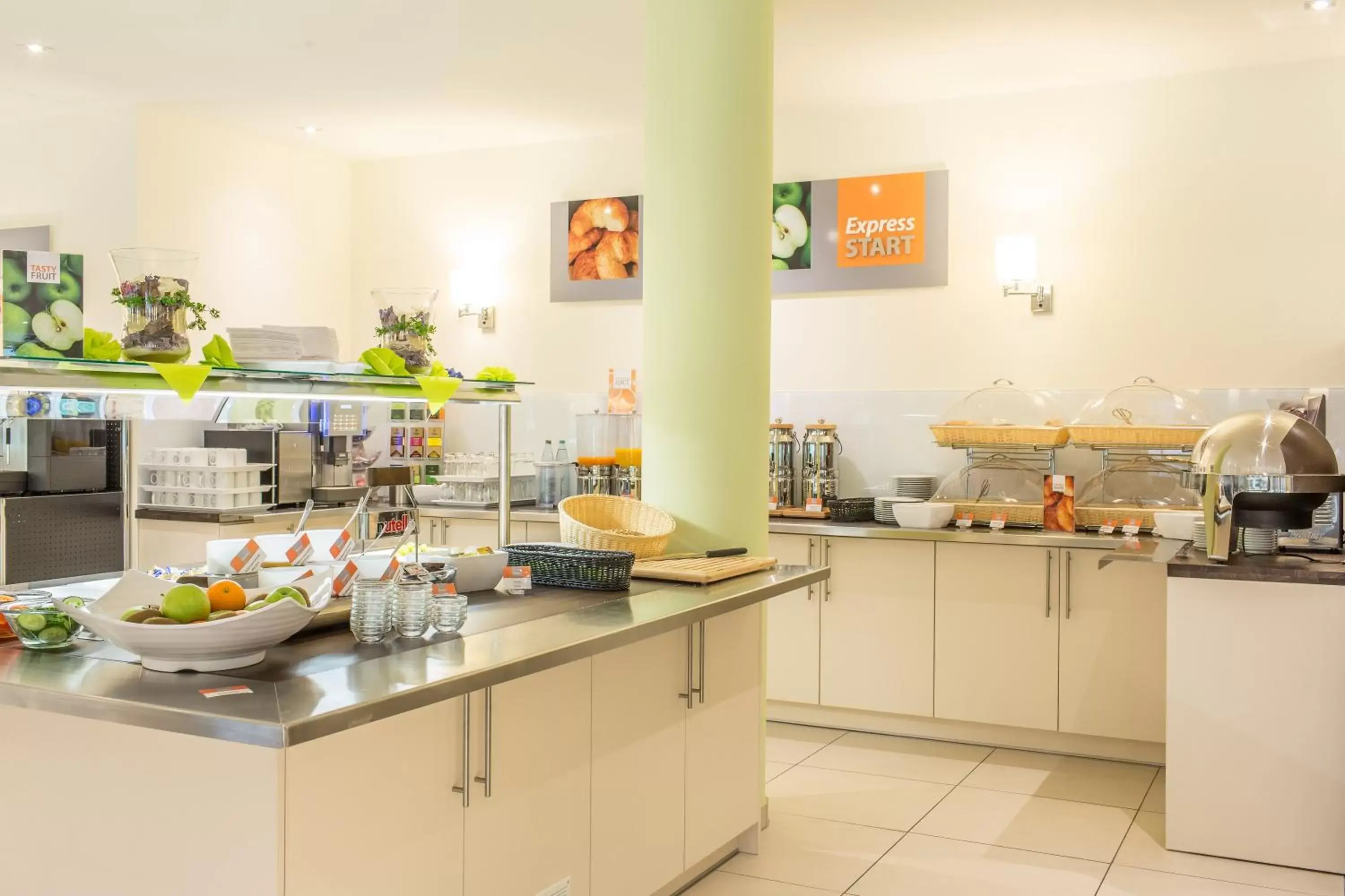 Breakfast, Restaurant/Places to Eat in Holiday Inn Express Neunkirchen, an IHG Hotel