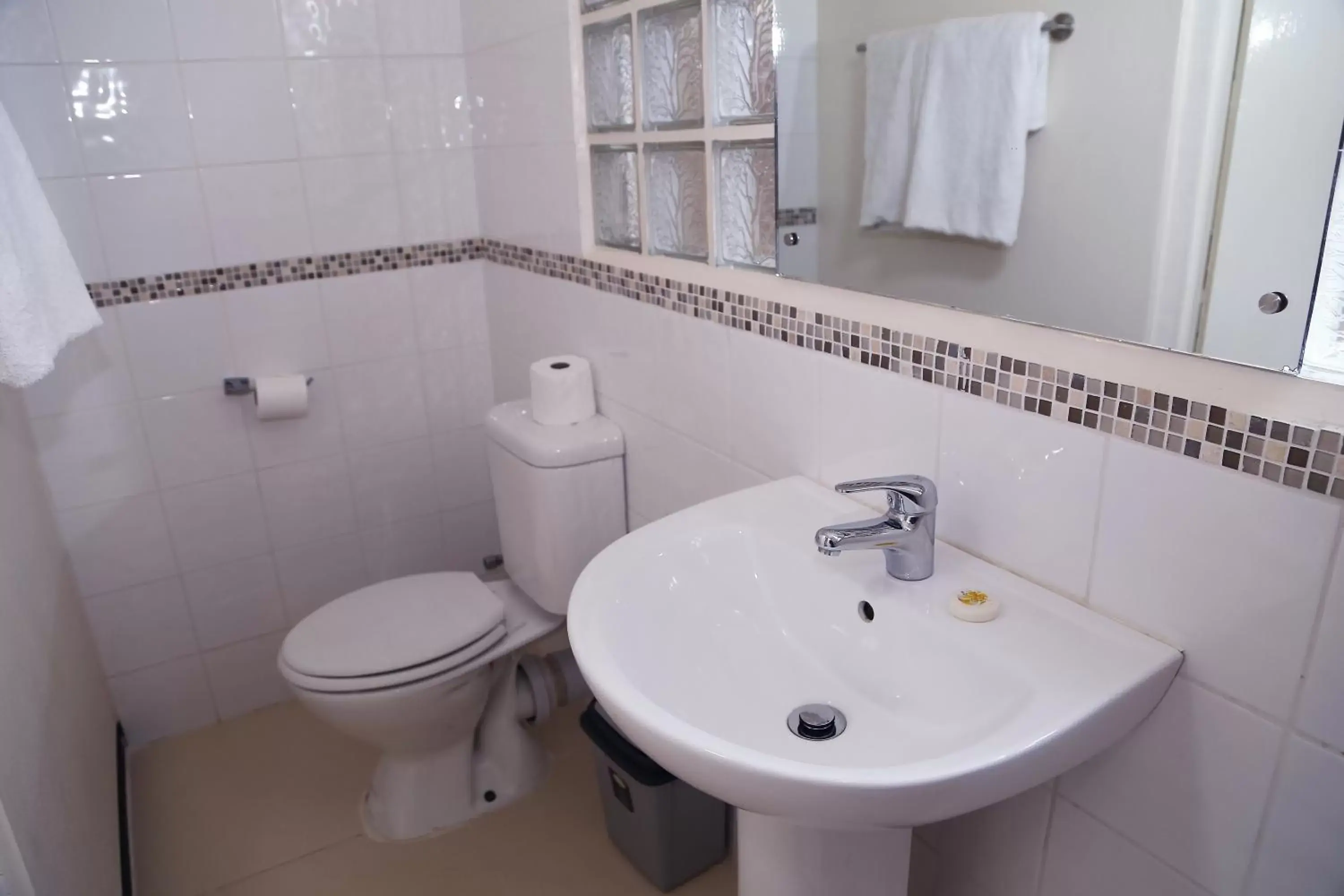 Shower, Bathroom in Aquarius On The Beach