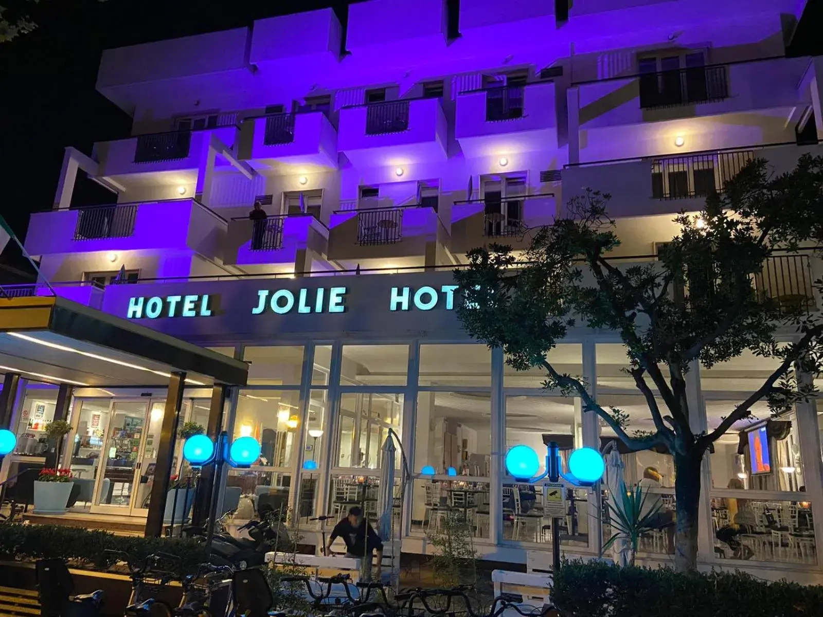 Property Building in Hotel Jolie