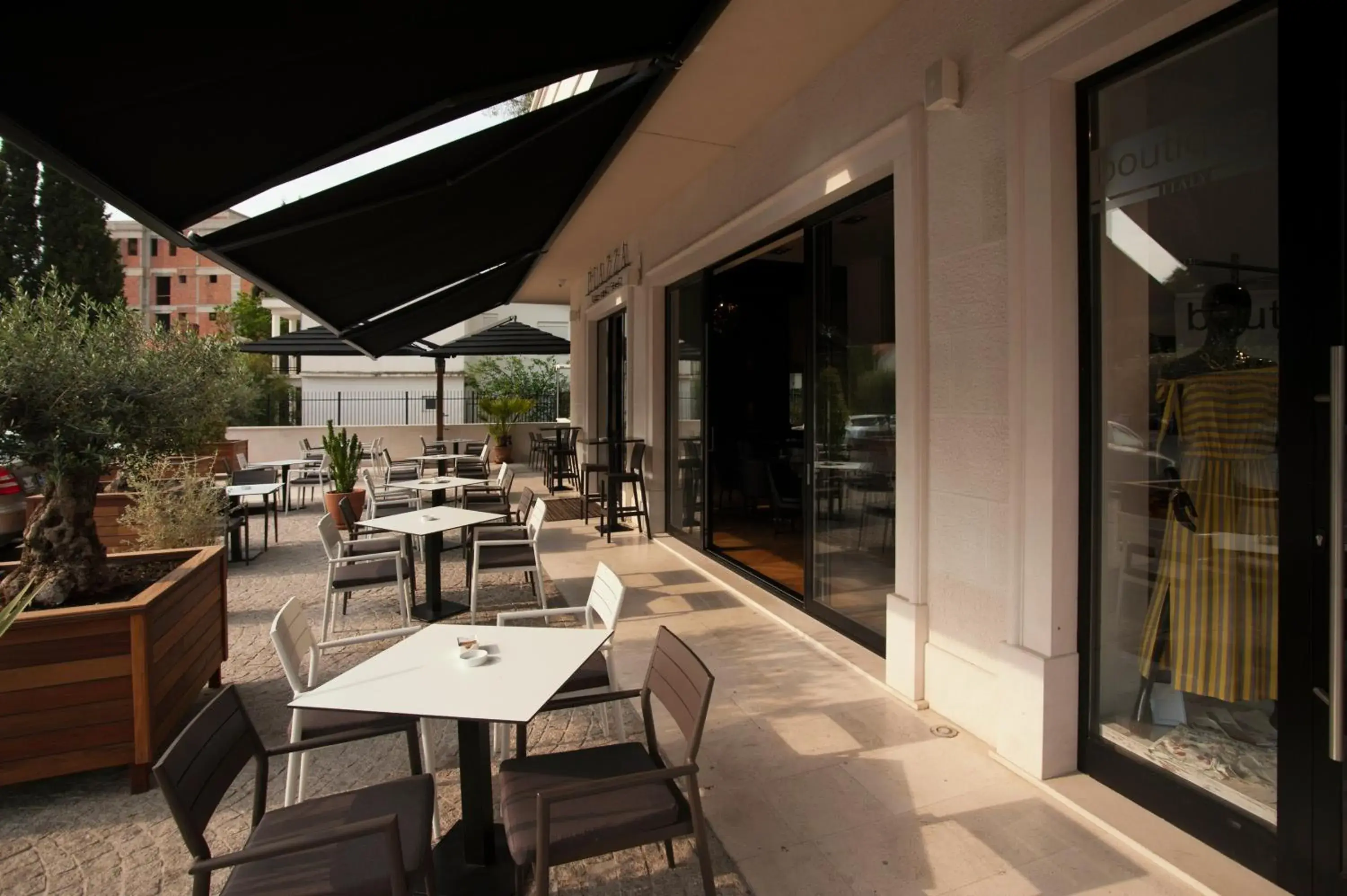 Restaurant/places to eat in Hotel Moskva Restaurant/places to eat in Hotel Moskva