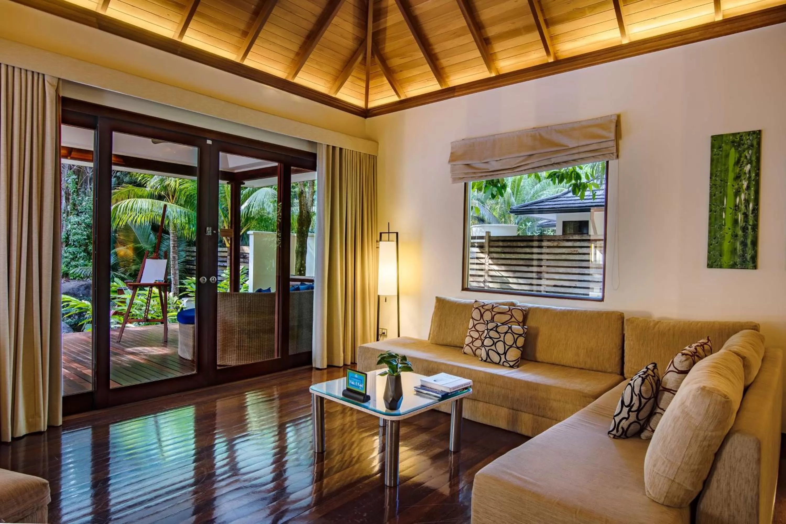Living room in Hilton Seychelles Labriz Resort & Spa