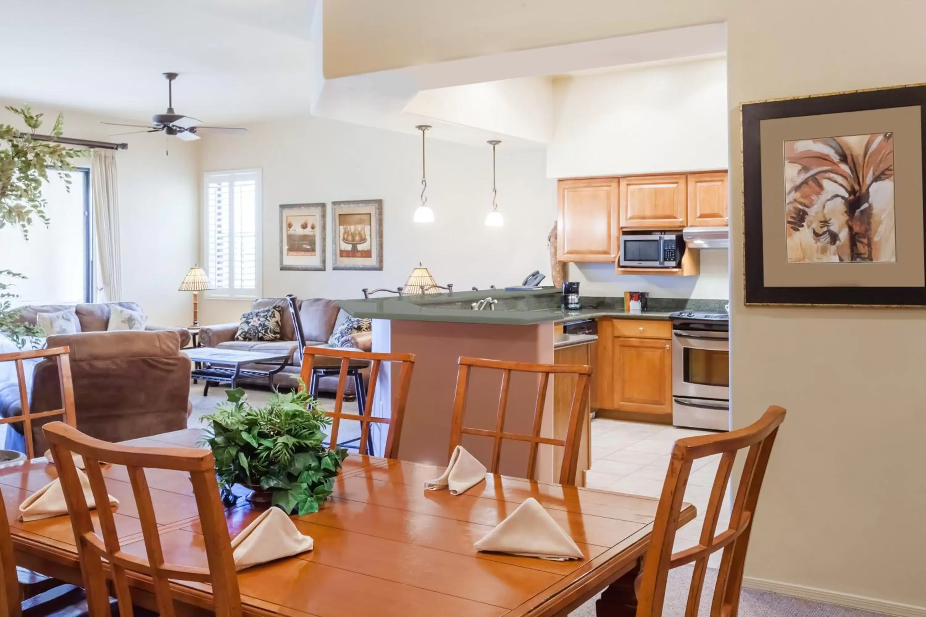 Dining Area in Canoa Ranch Golf Resort