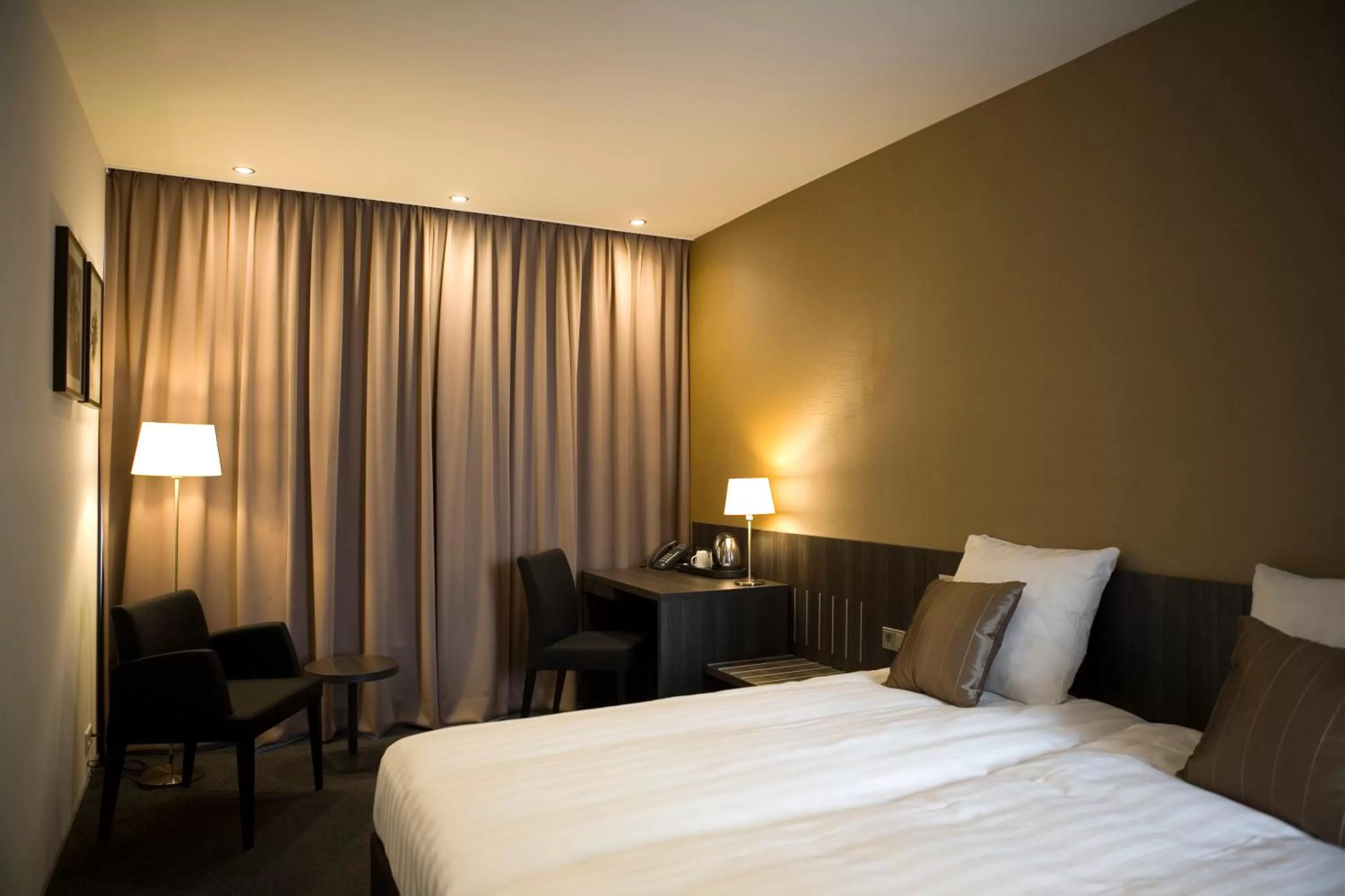 Photo of the whole room, Bed in Hotel Parkview